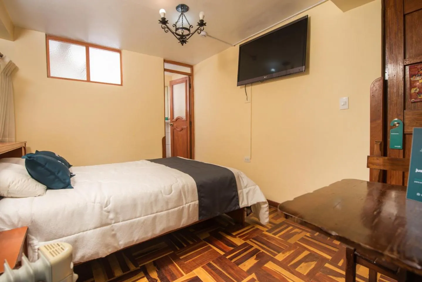 Photo of the whole room, Bed in Ayenda Casa Escondida San Cristóbal Premium