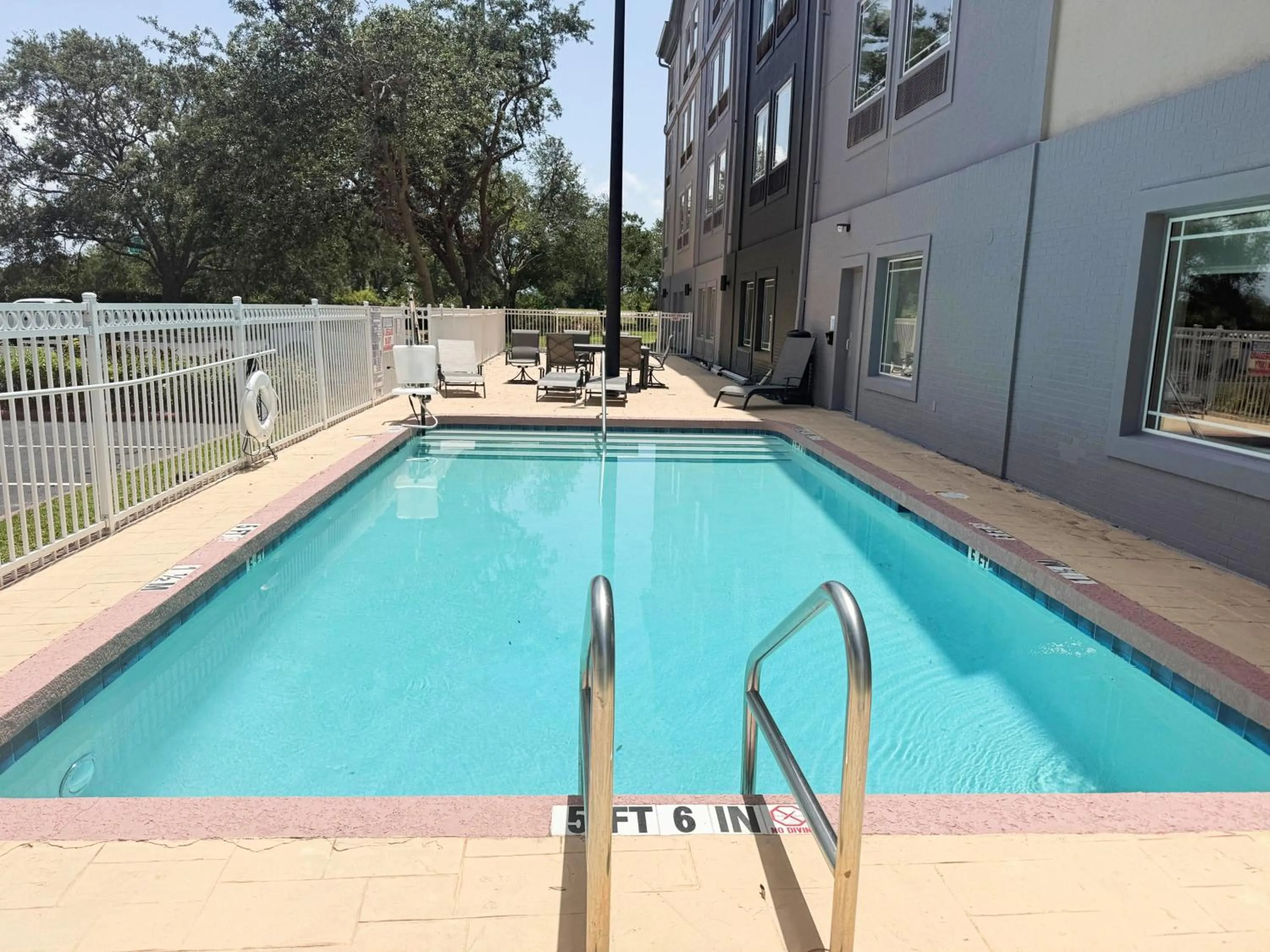 Swimming pool in Holiday Inn Express Venice by IHG
