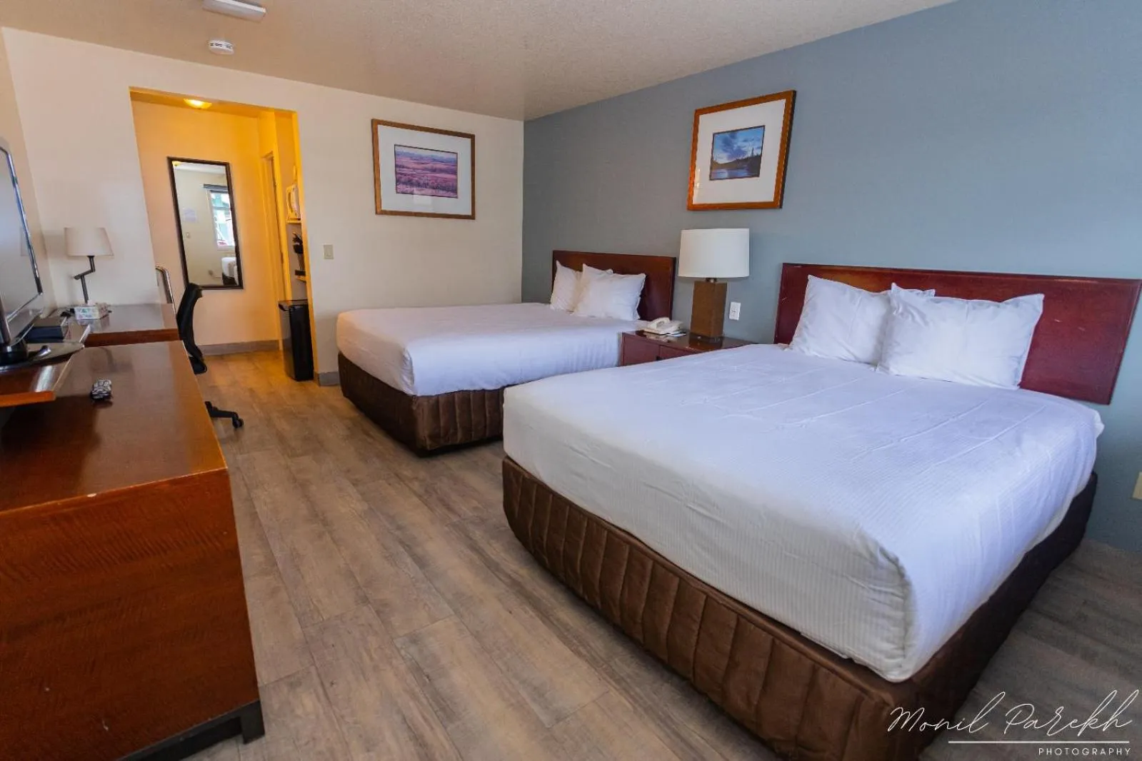 Bed in Empire Inn & Suites