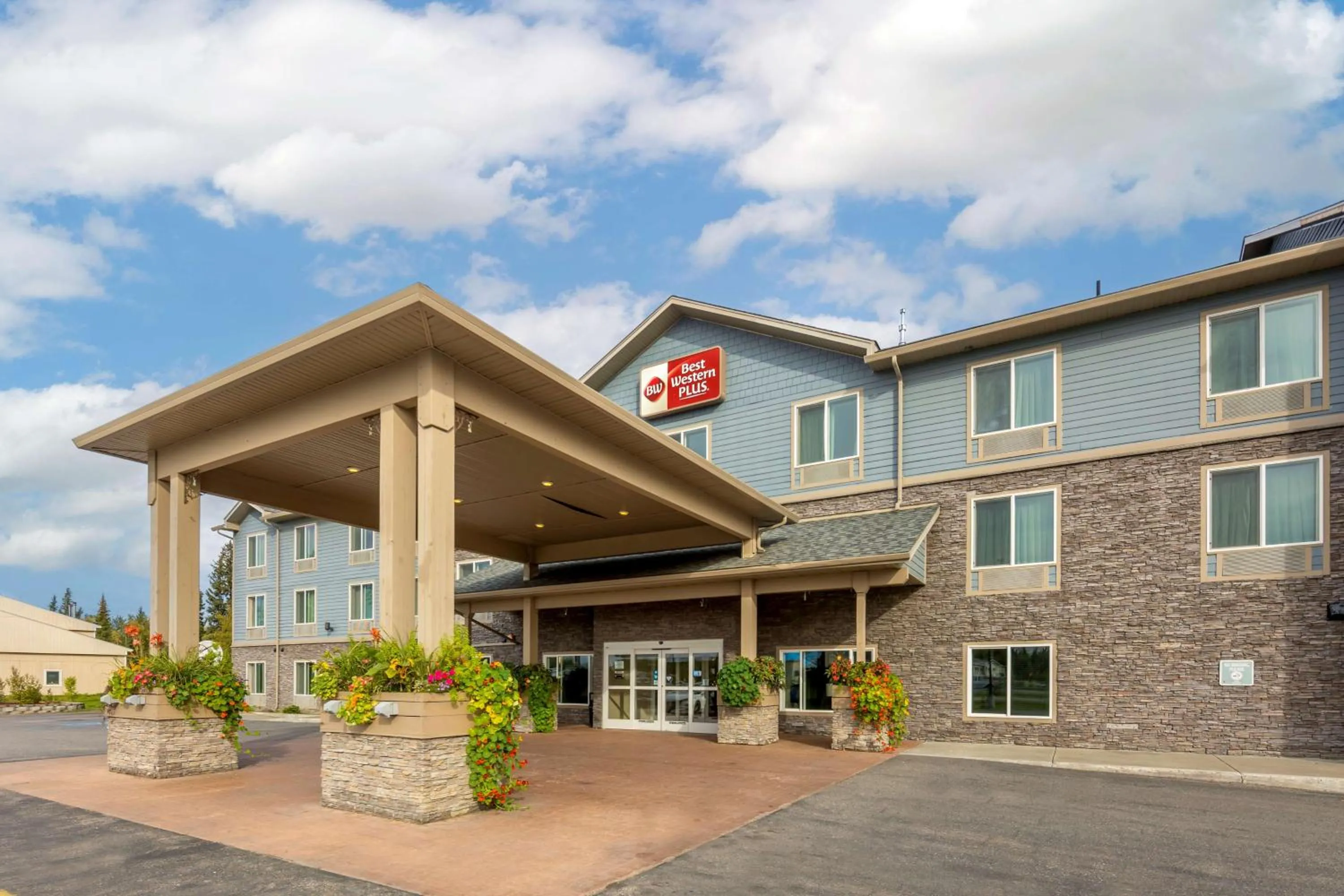 Property building in Best Western Plus Chena River Lodge