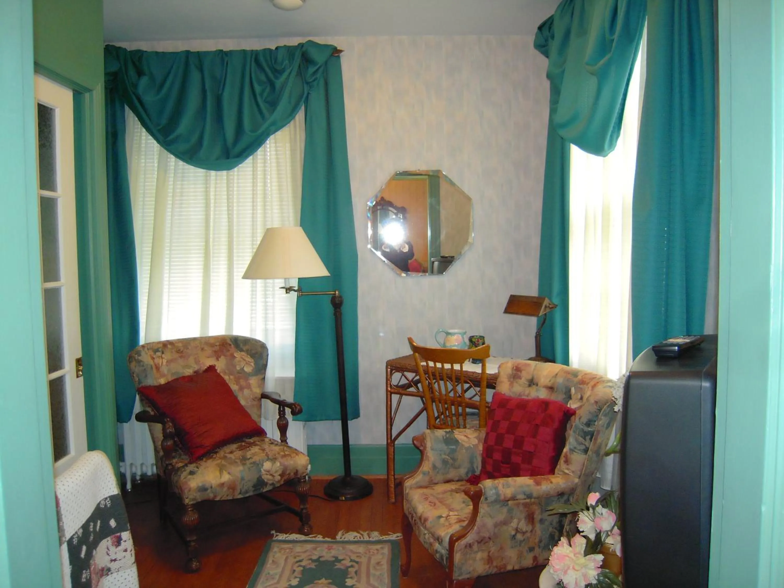 Seating area in L'Arvidienne Couette et Café