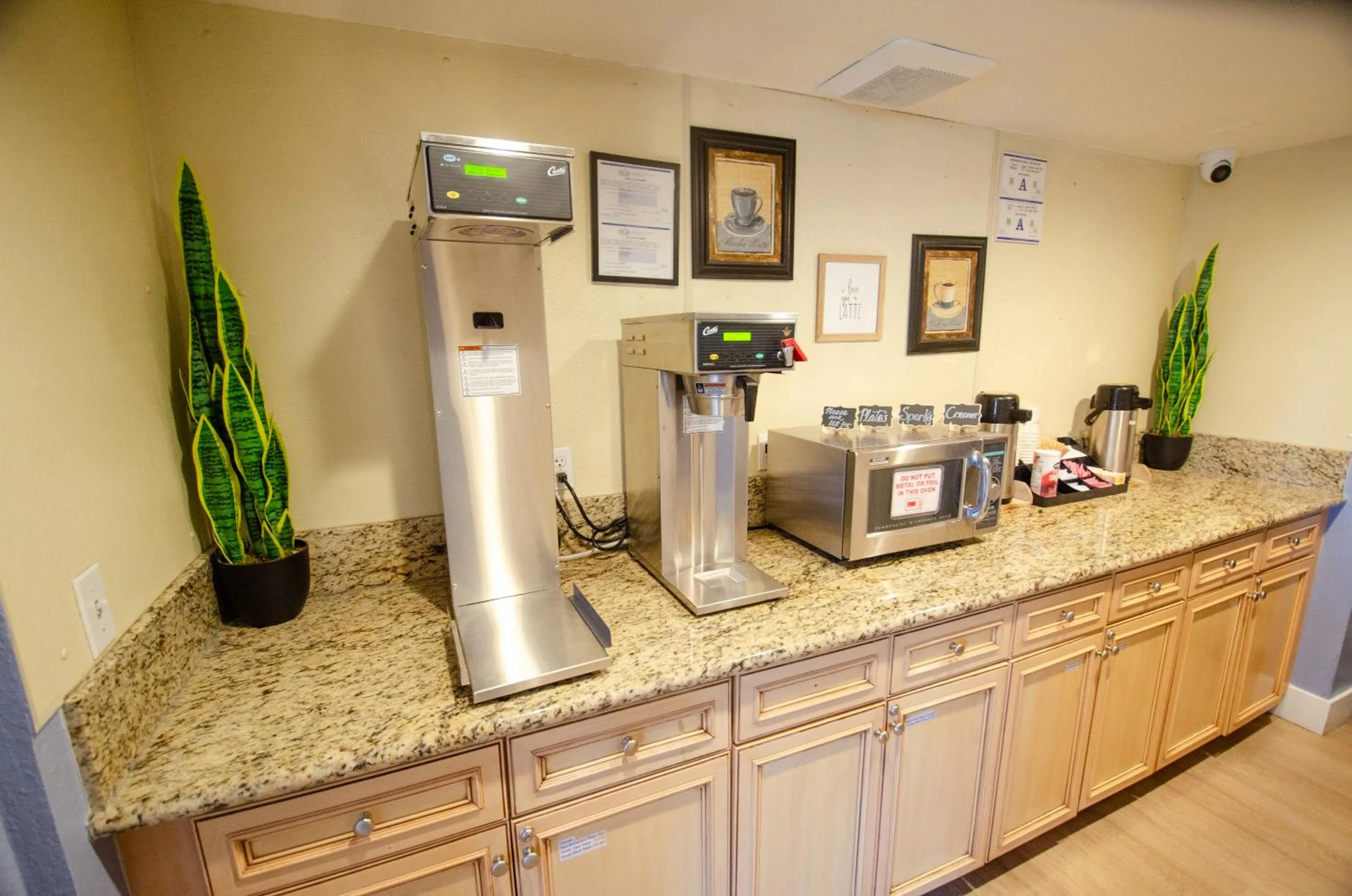 Coffee/tea facilities in Super 8 by Wyndham Las Vegas North Strip/Fremont St. Area