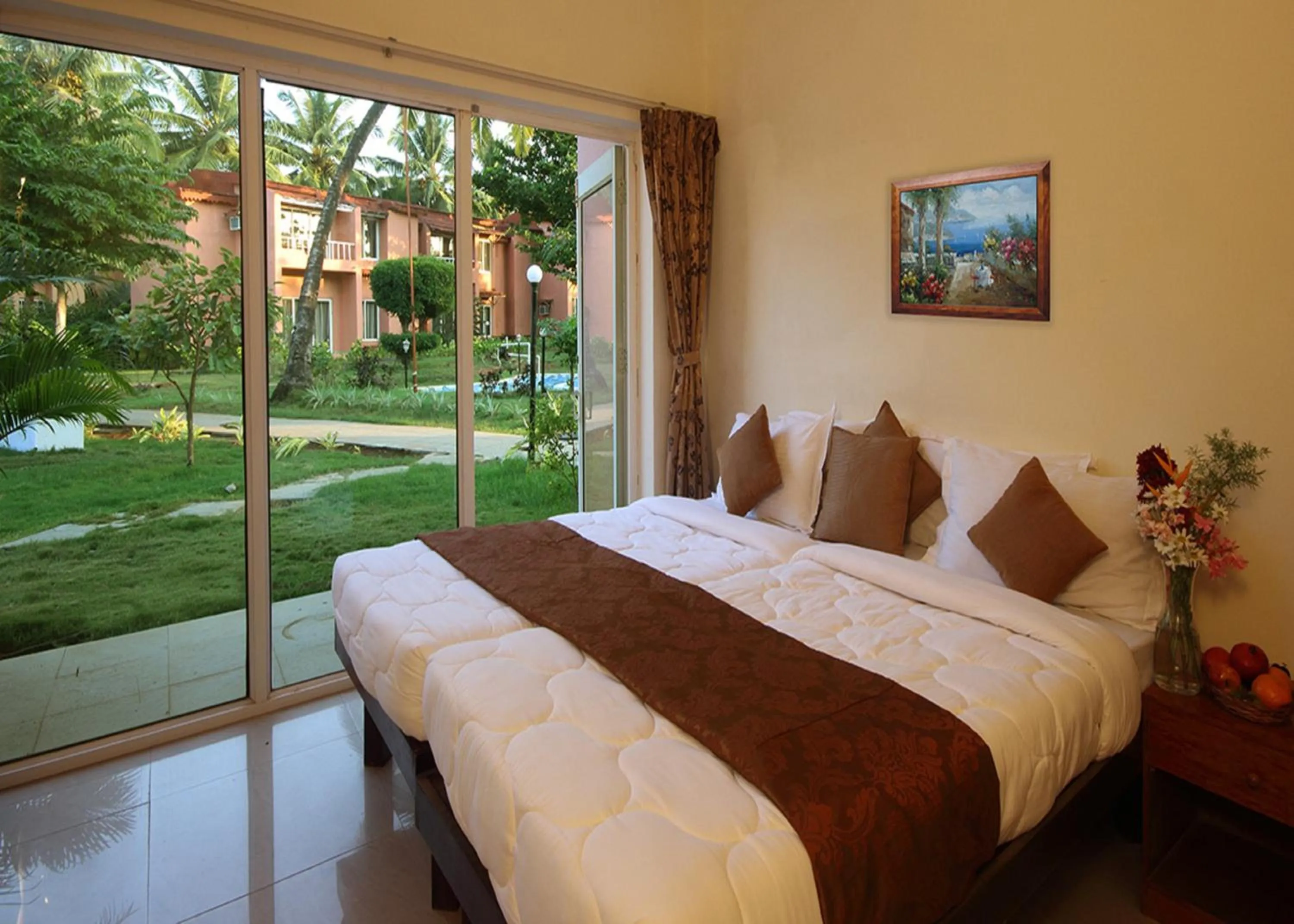 TV and multimedia, Bed in The Byke Old Anchor Beach Resort & Spa