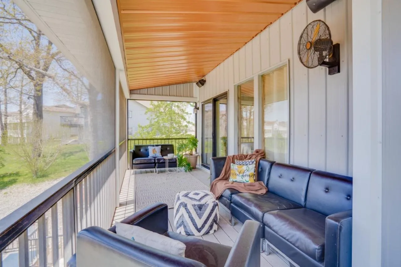 Seating area in Lake Breeze Timber
