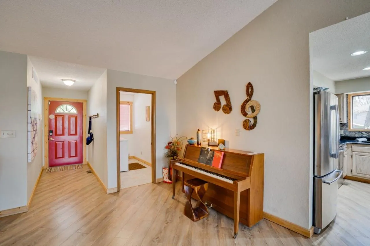 Entertainment in Lake Breeze Timber