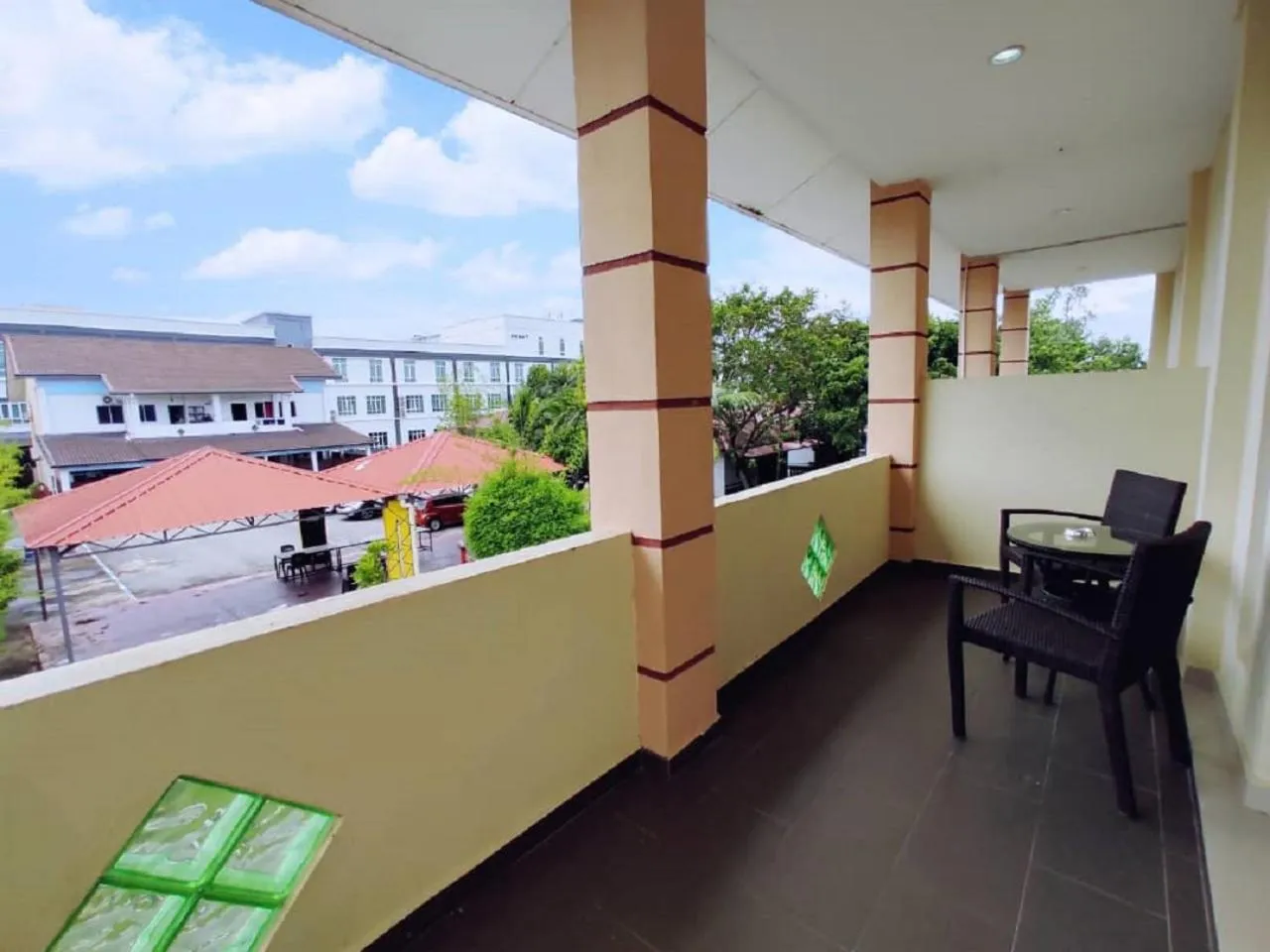 Adina Drive In Motel