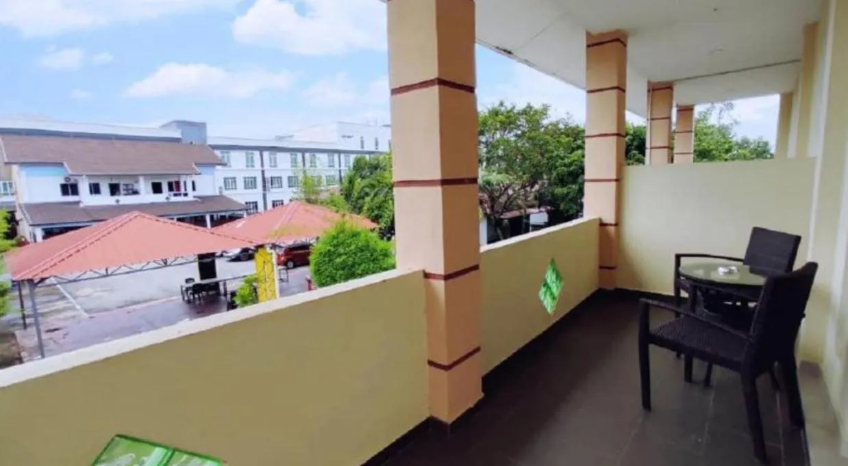 Adina Drive In Motel