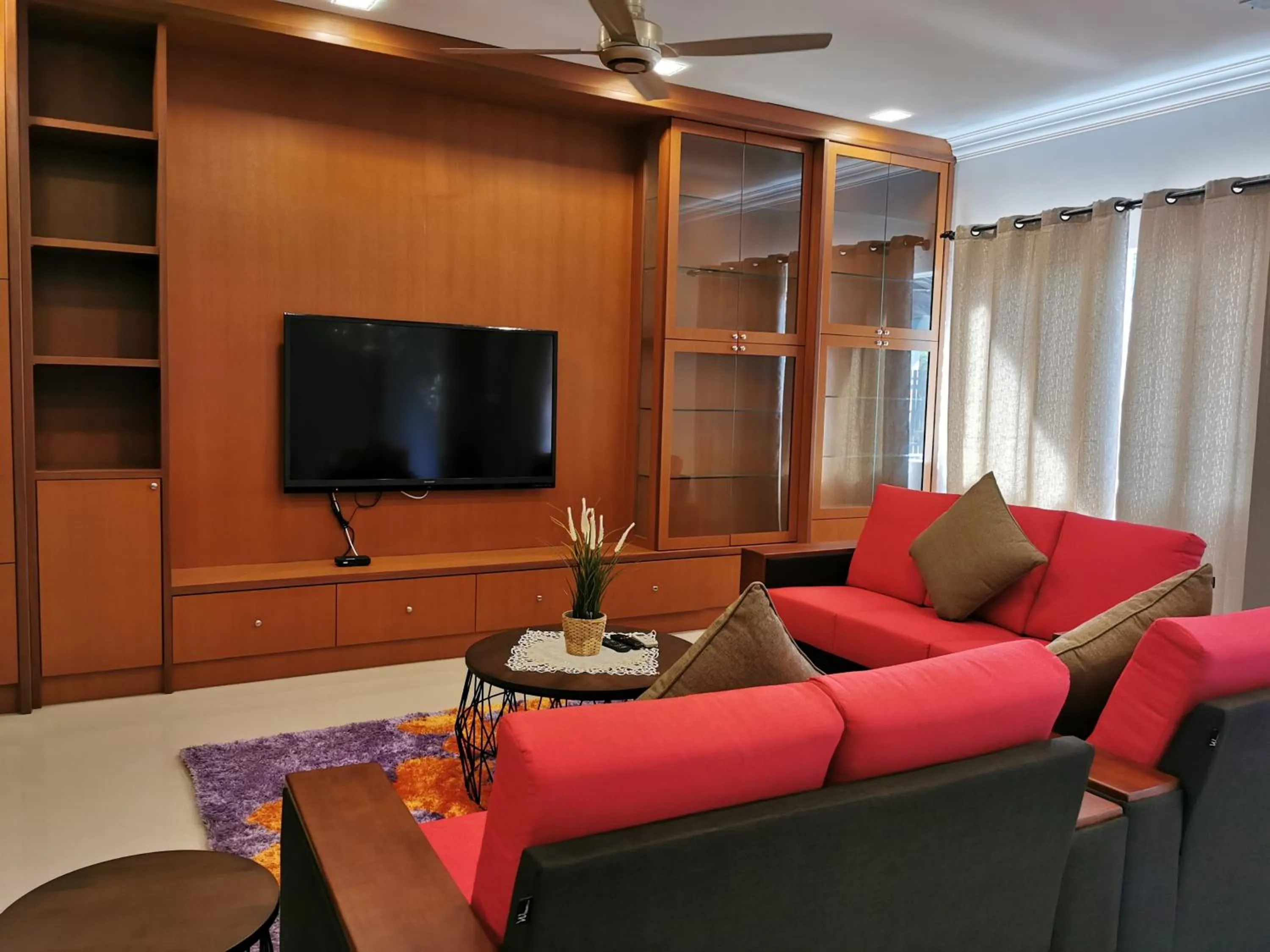 Adina Drive In Motel