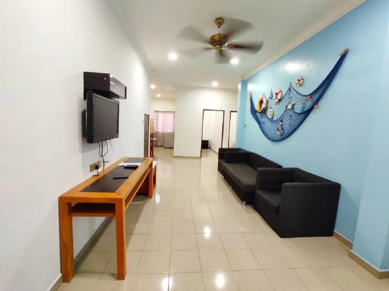 Living room in Adina Drive In Motel