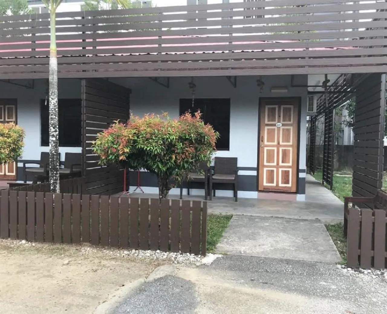 Adina Drive In Motel