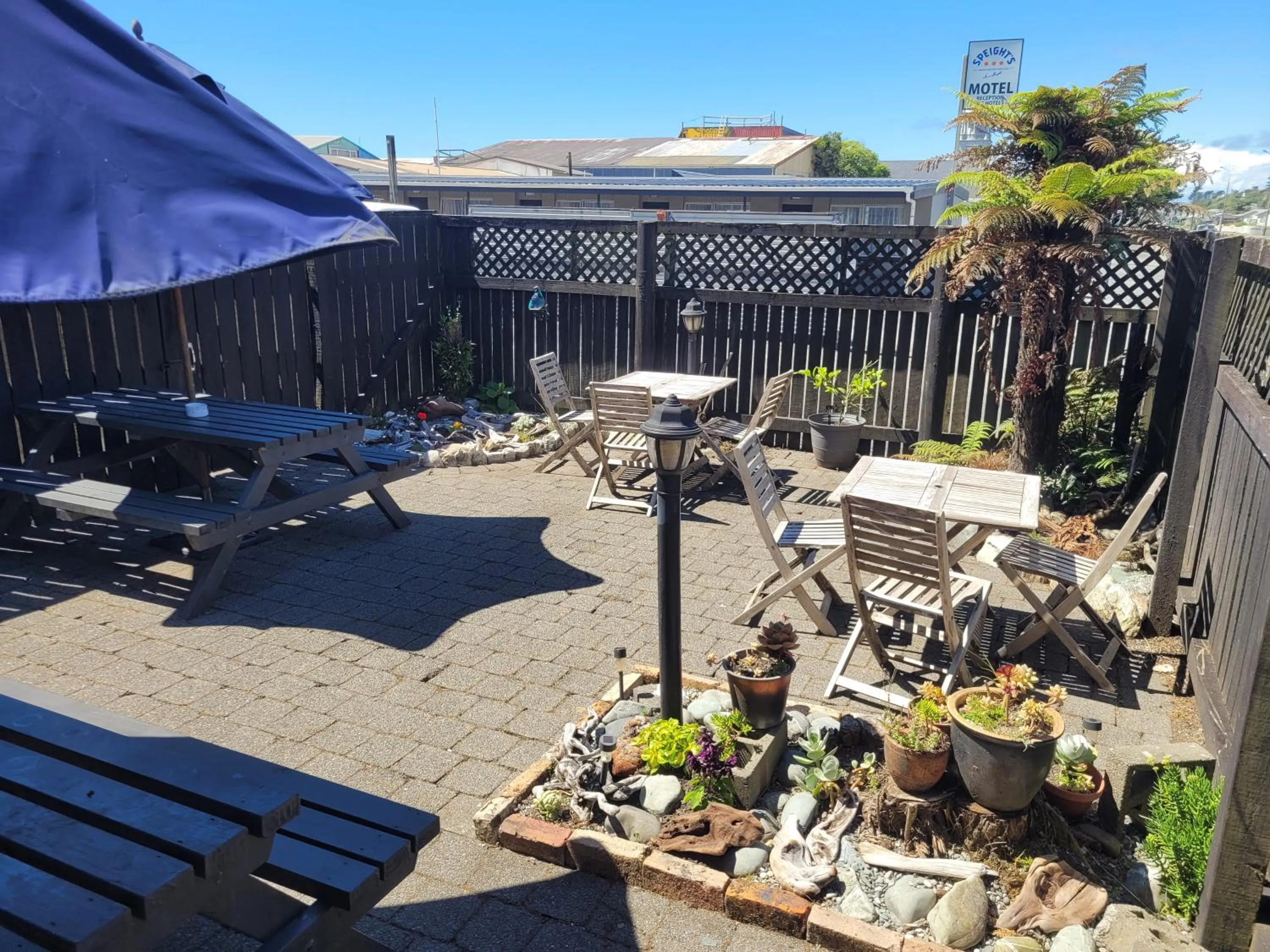 Property building in Railway Hotel/Motel Hokitika