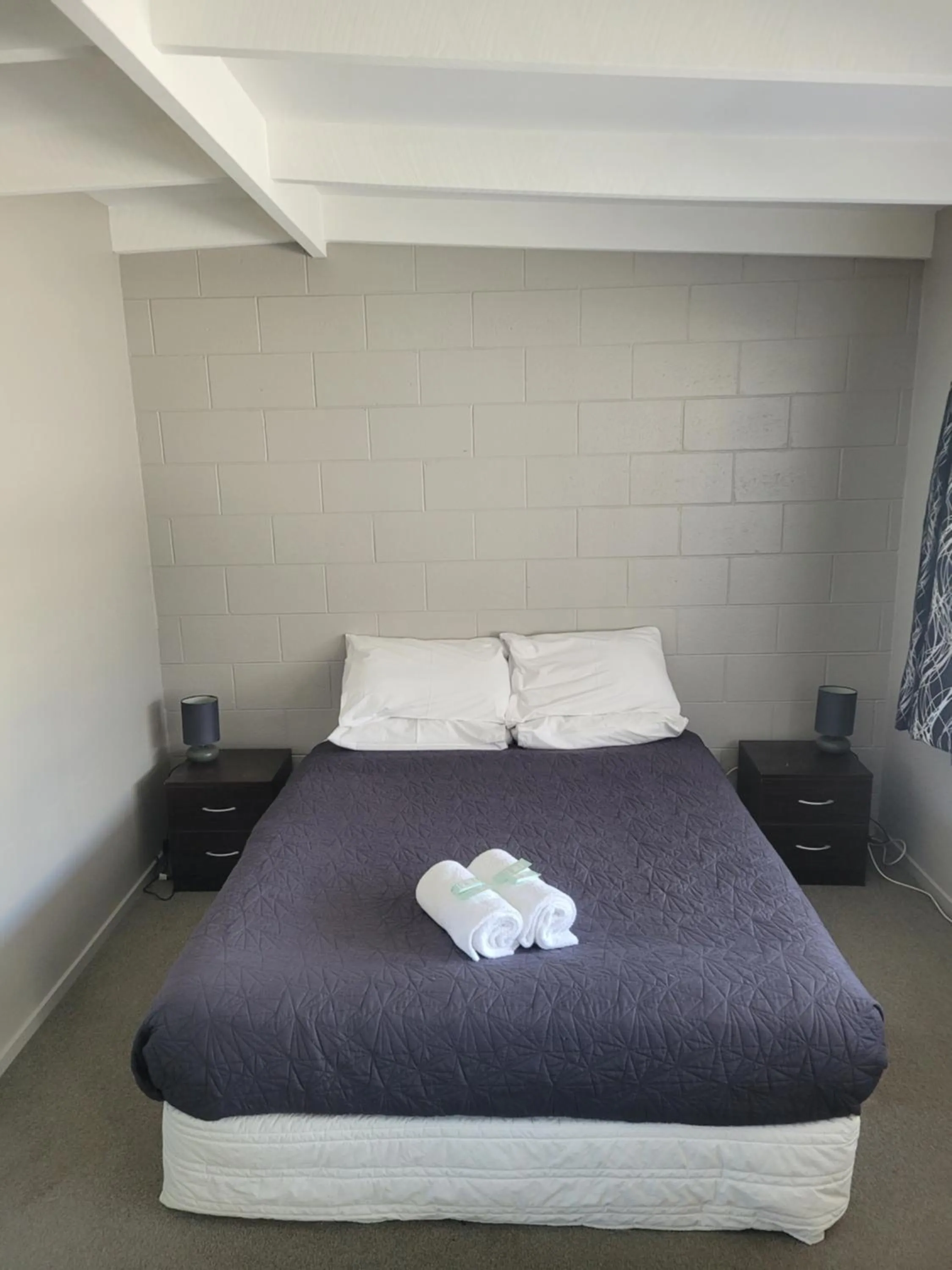 Bed in Railway Hotel/Motel Hokitika