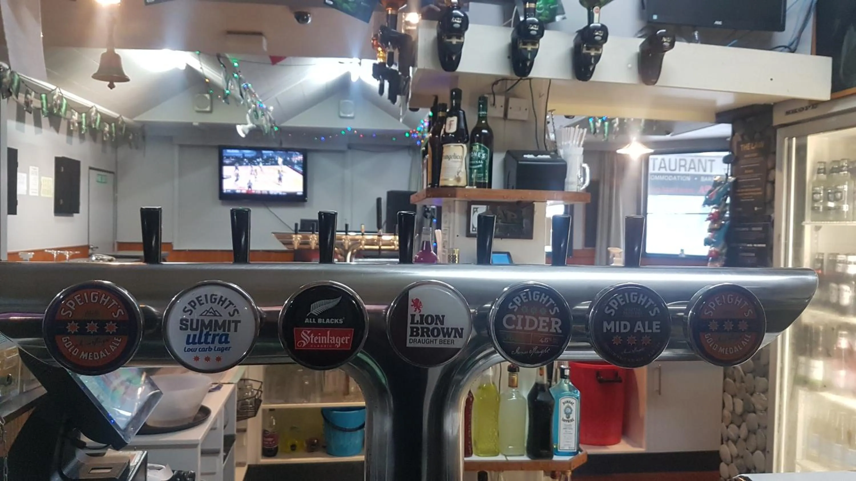 Restaurant/places to eat in Railway Hotel/Motel Hokitika