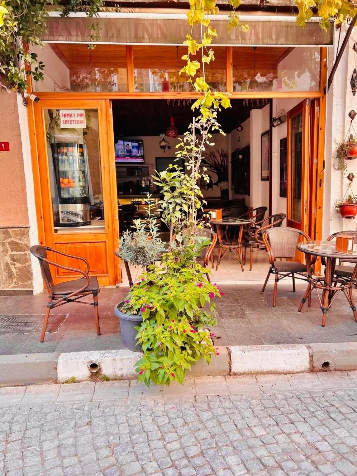 Property building in Hotel Buhara Family Inn