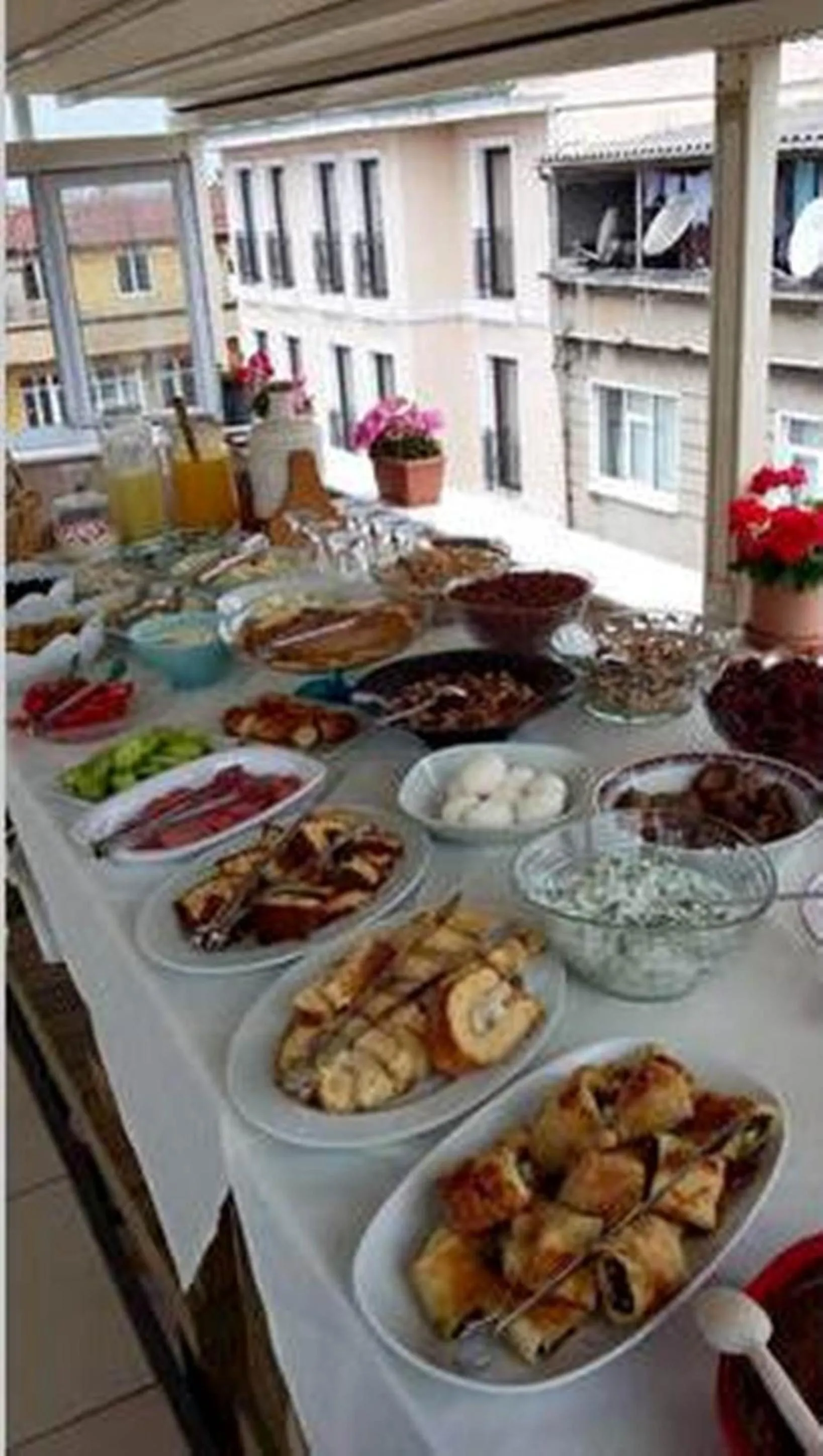 Breakfast in Hotel Buhara Family Inn