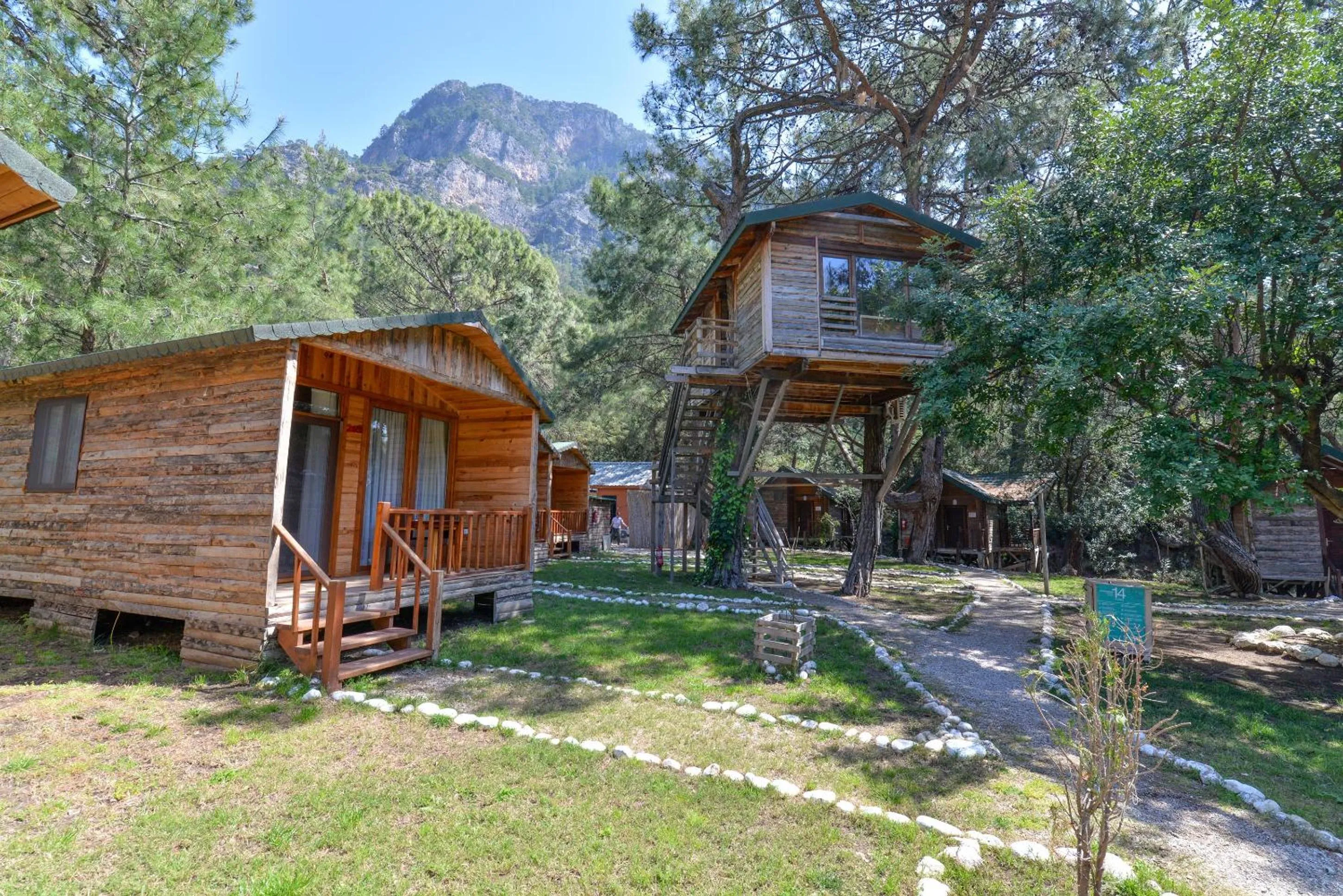 Property building in Sea Valley Lodge