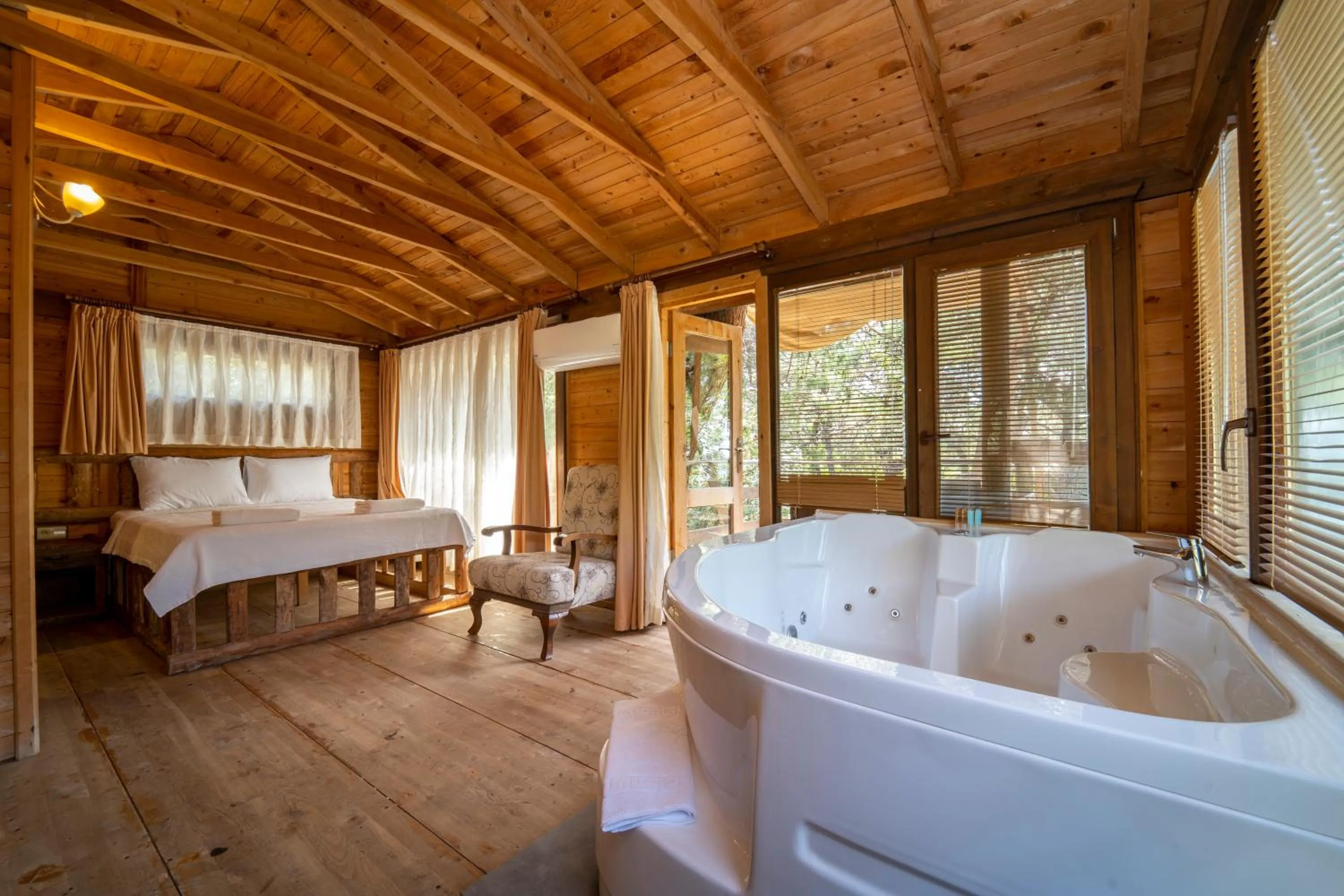 Bedroom in Sea Valley Lodge