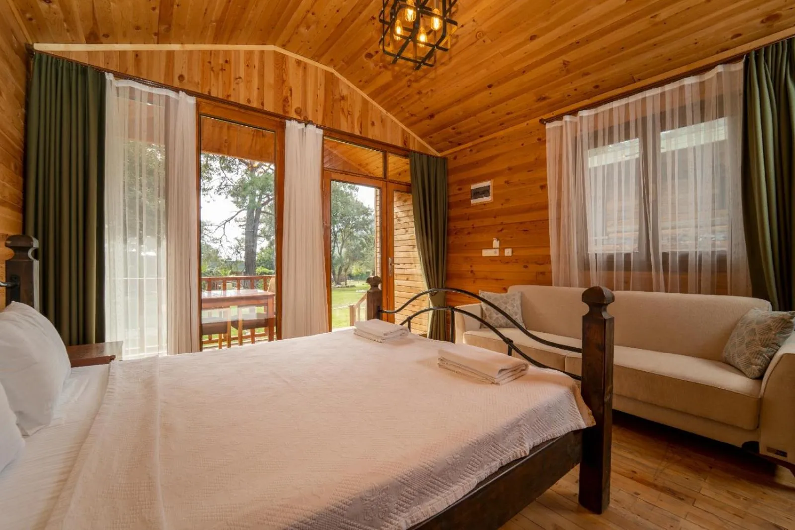 Bed in Sea Valley Lodge
