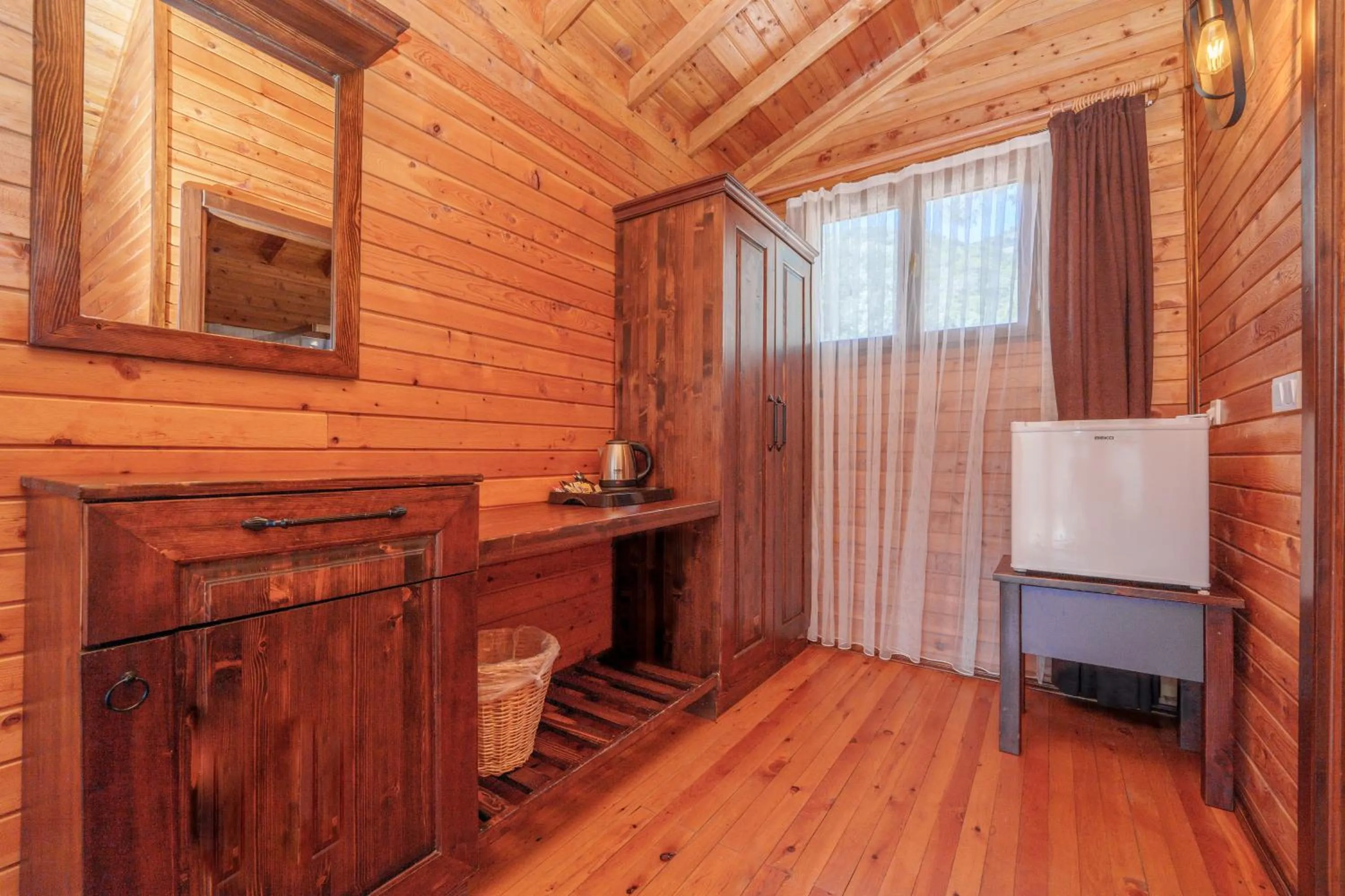 Coffee/tea facilities in Sea Valley Lodge