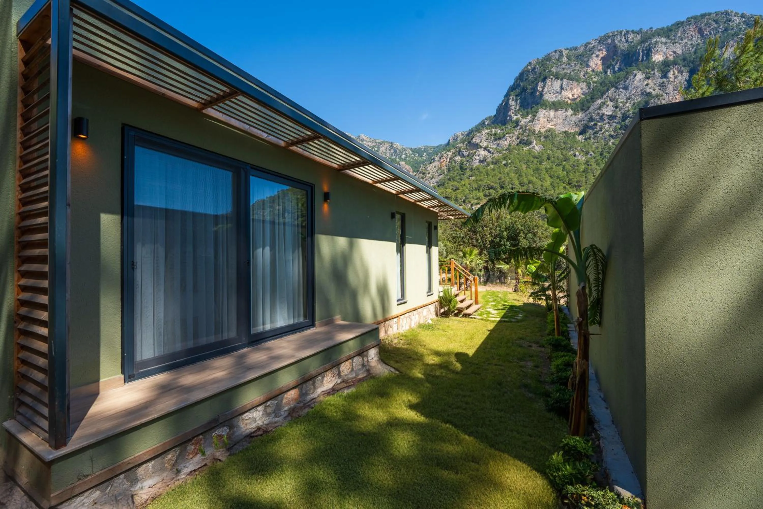 Property building in Sea Valley Lodge