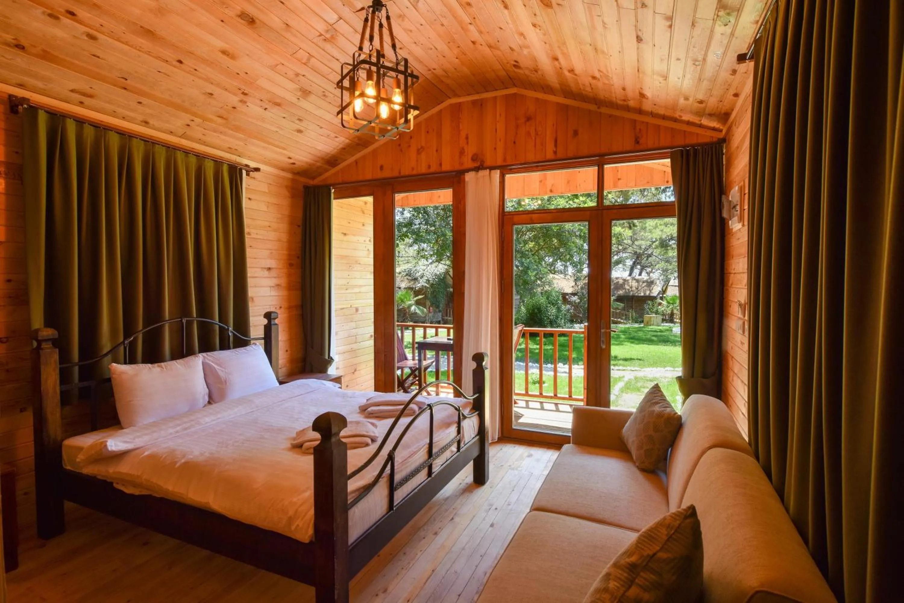 Bed in Sea Valley Lodge