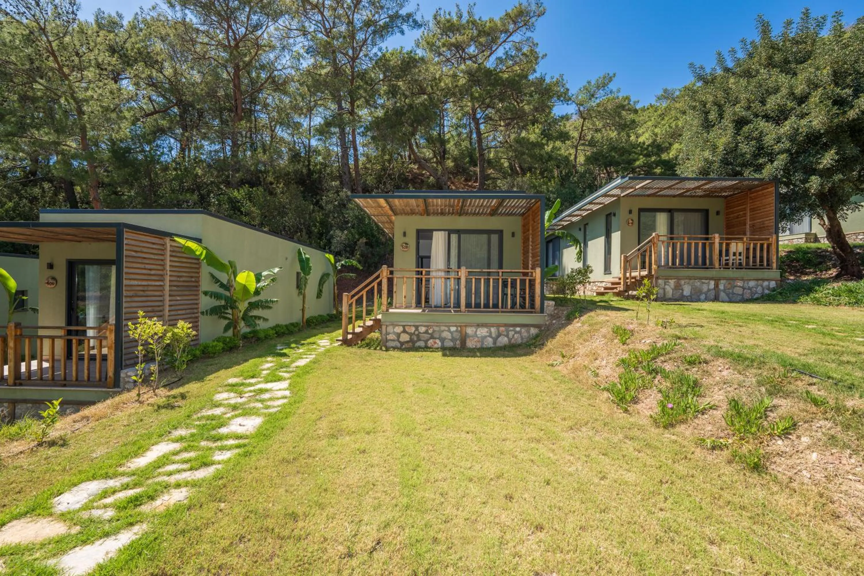 Property building in Sea Valley Lodge