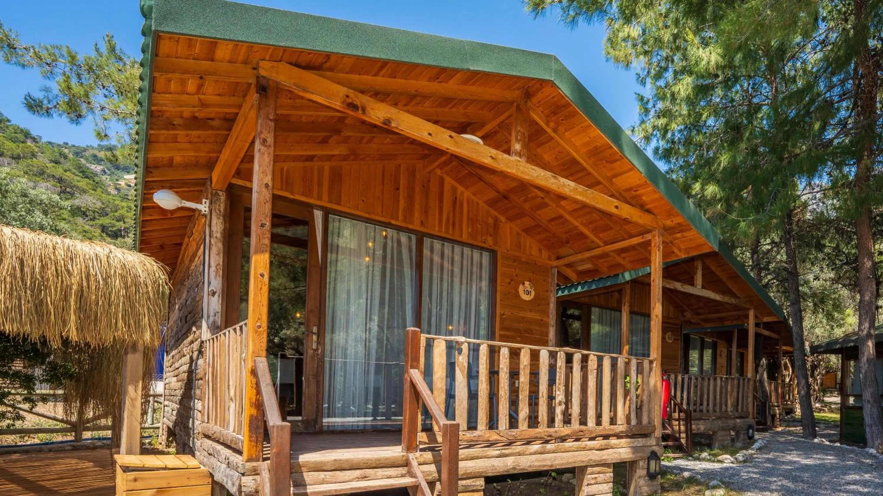 Spring in Sea Valley Lodge