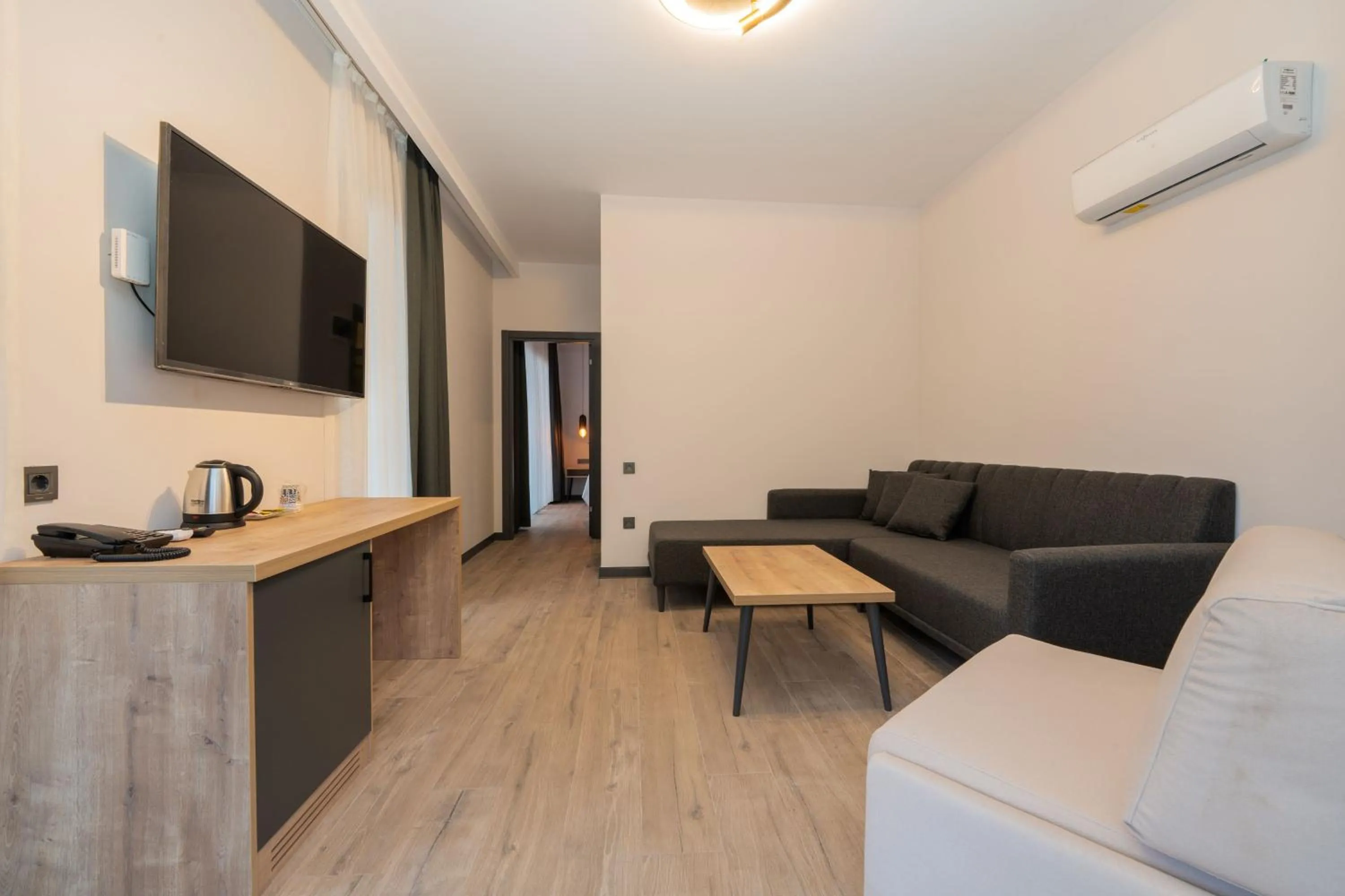 TV and multimedia in Sea Valley Lodge