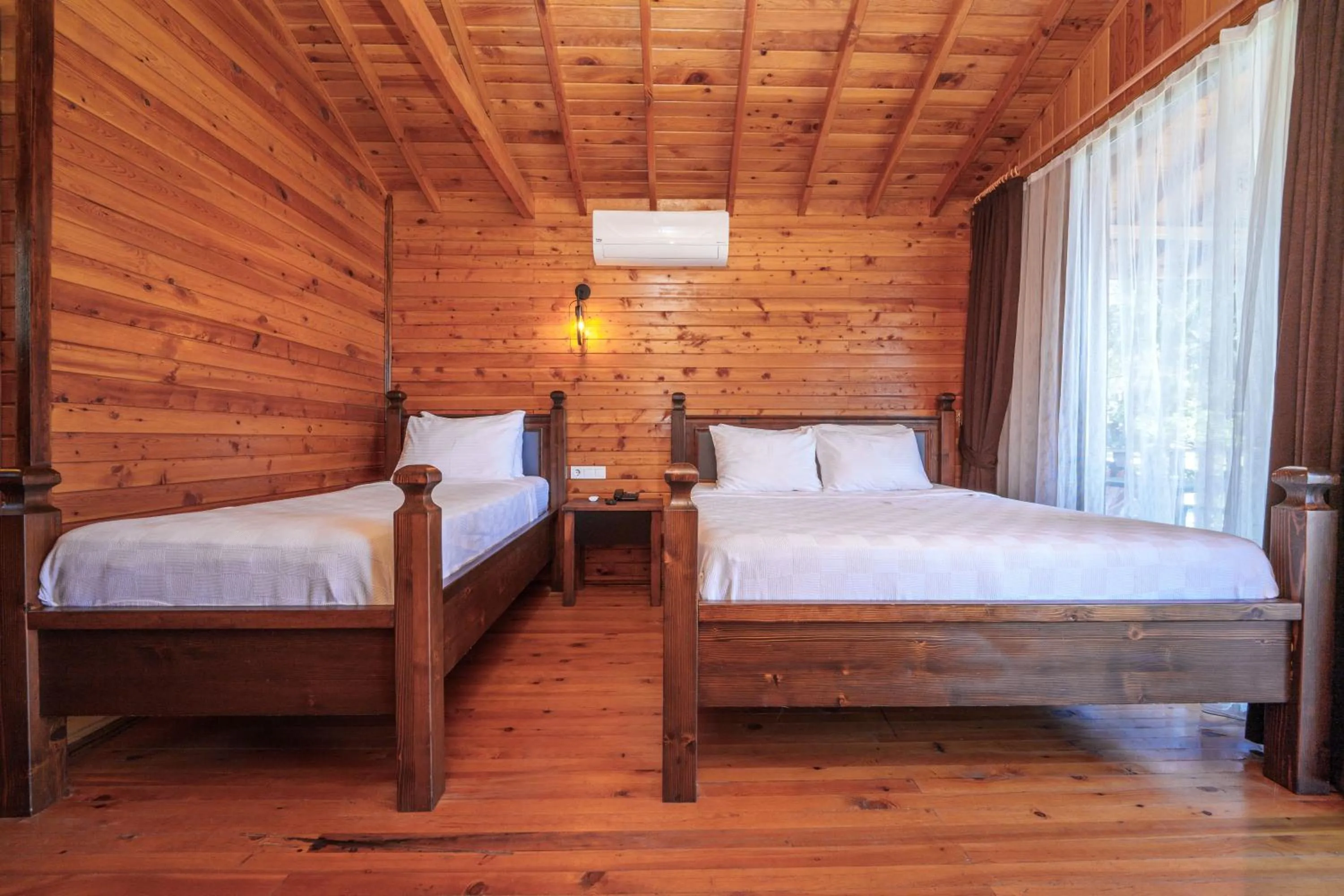 Bed in Sea Valley Lodge