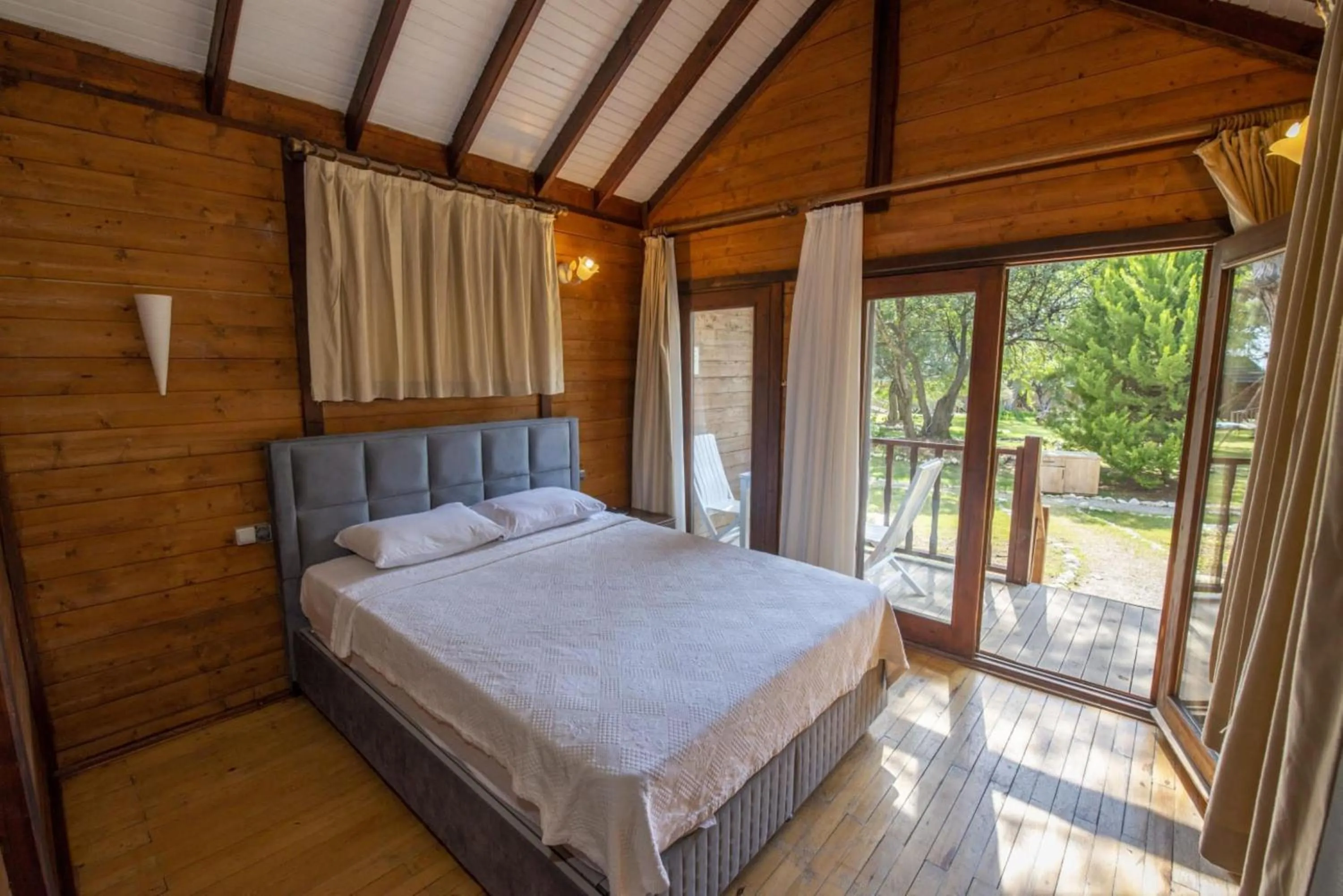 Bed in Sea Valley Lodge