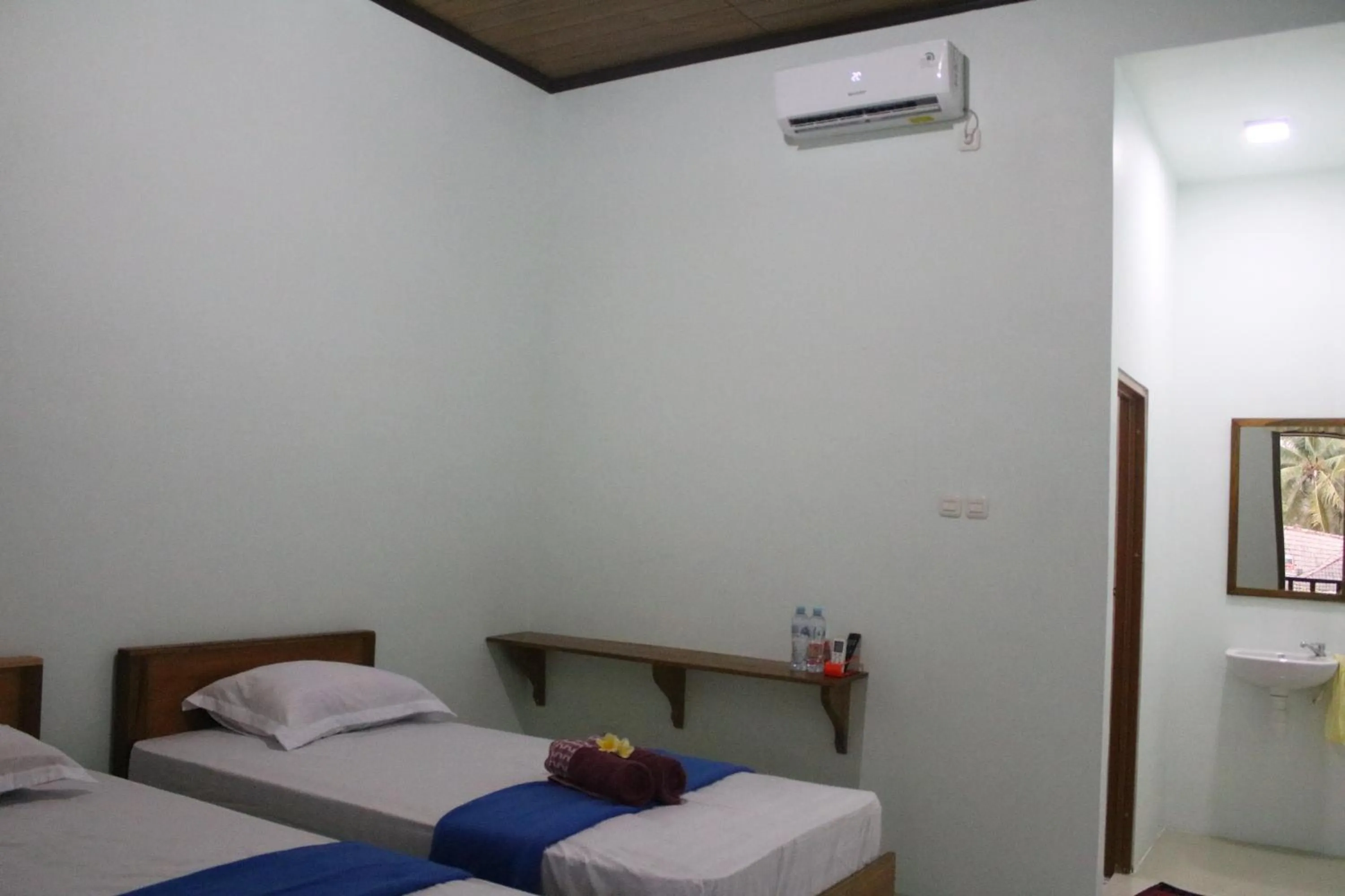 Bed in Arrys Watukarung Surfcamp