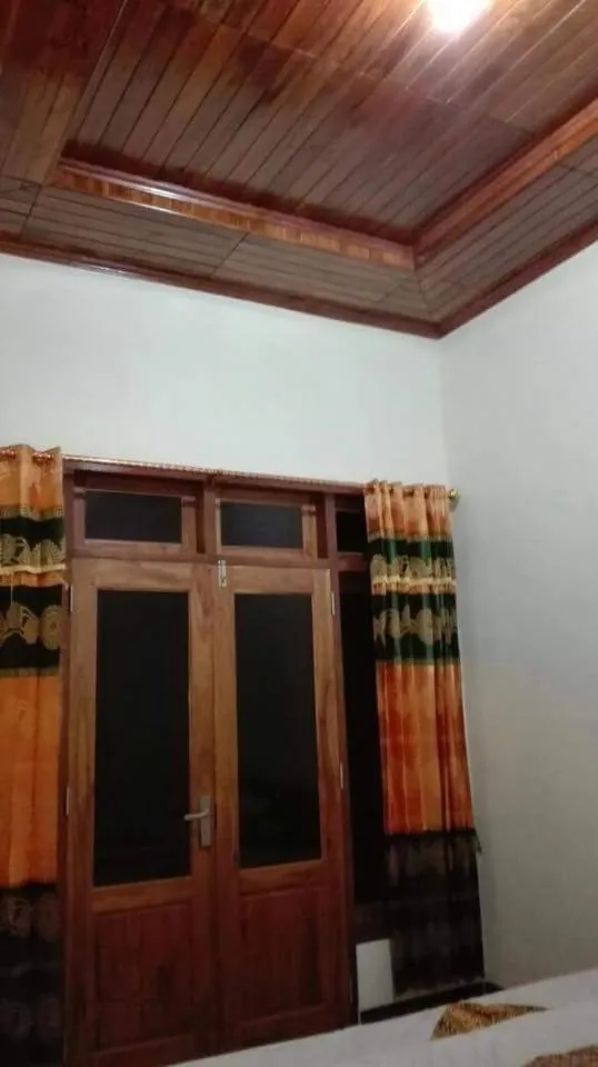 Arrys Watukarung Surfcamp