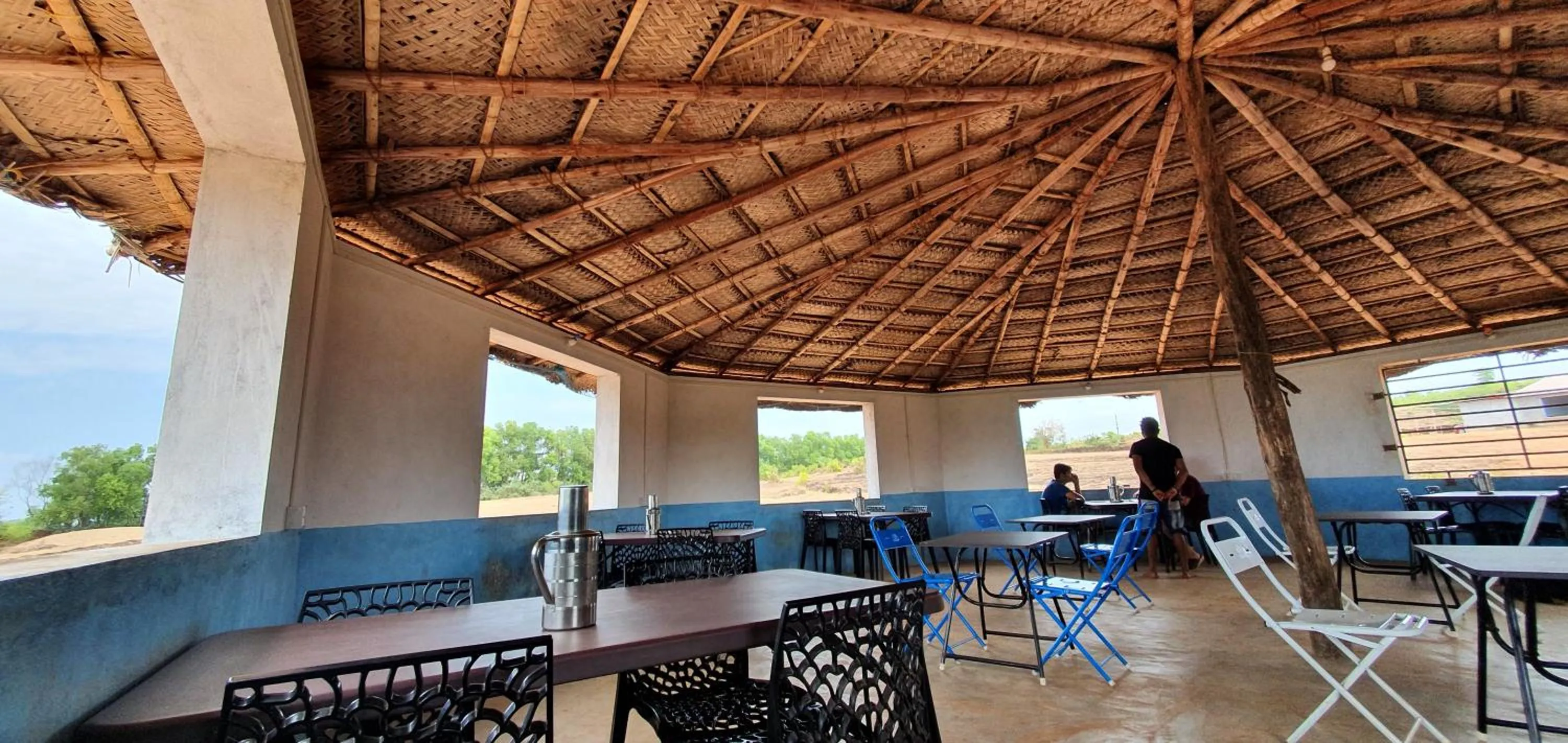 Restaurant/places to eat in HosteLife Gokarna