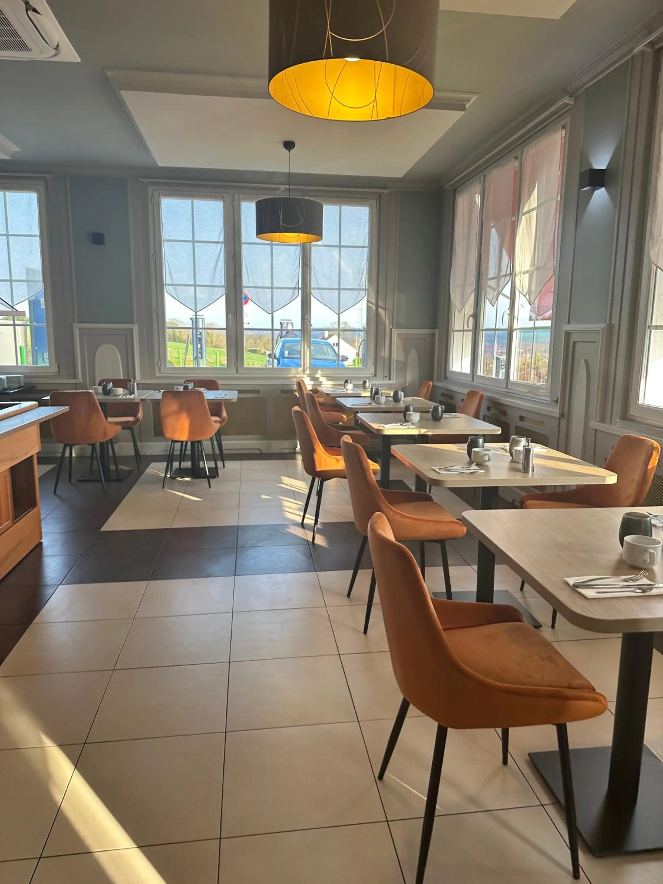 Restaurant/places to eat in Best Western Hotel Ile de France