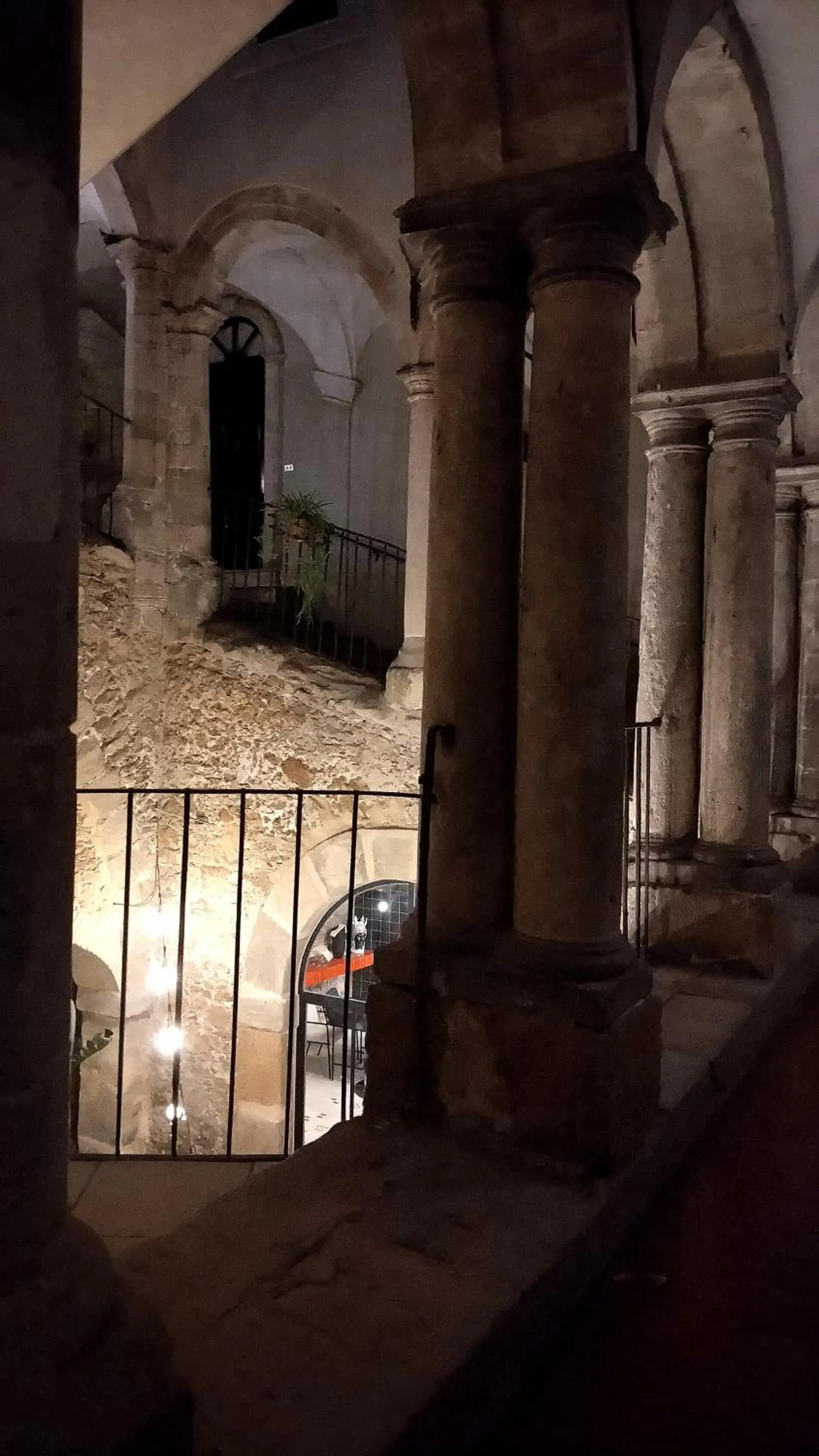 Facade/entrance in Palazzo Aprile