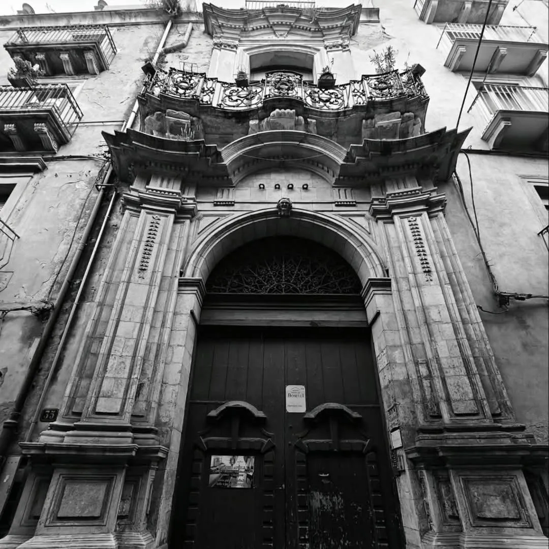 Facade/entrance in Palazzo Aprile