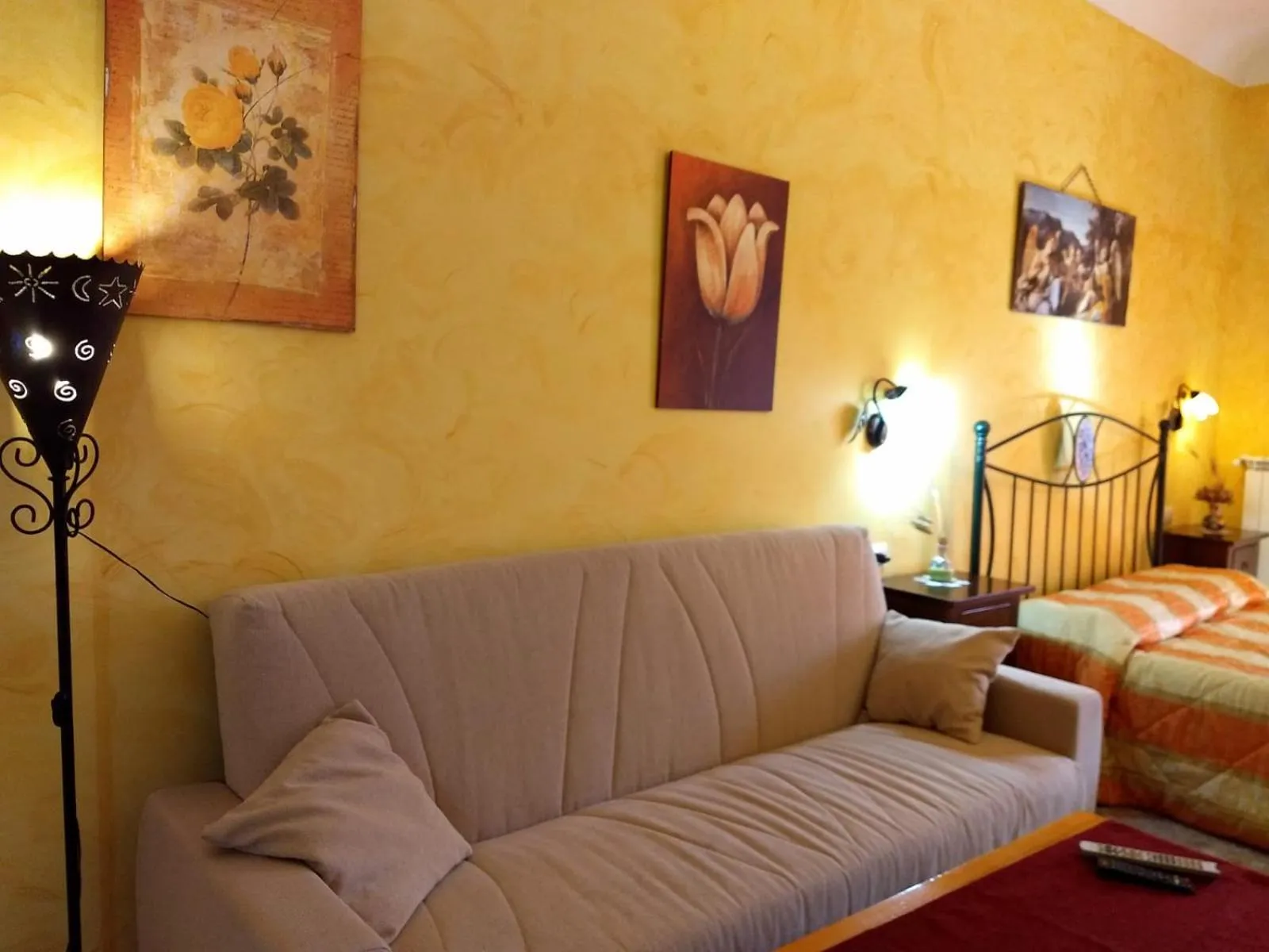 Photo of the whole room, Bed in Palazzo Aprile