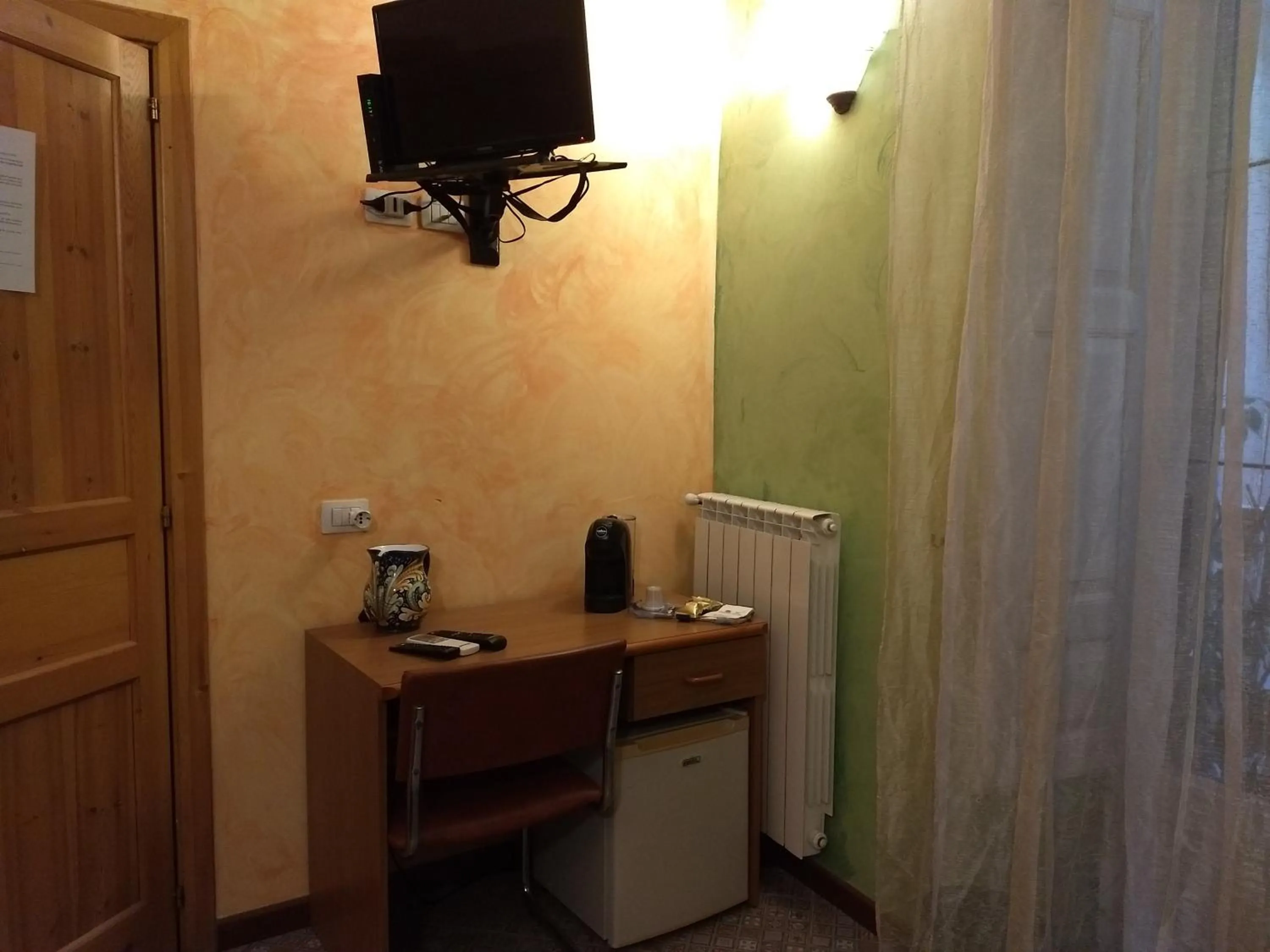 Photo of the whole room in Palazzo Aprile