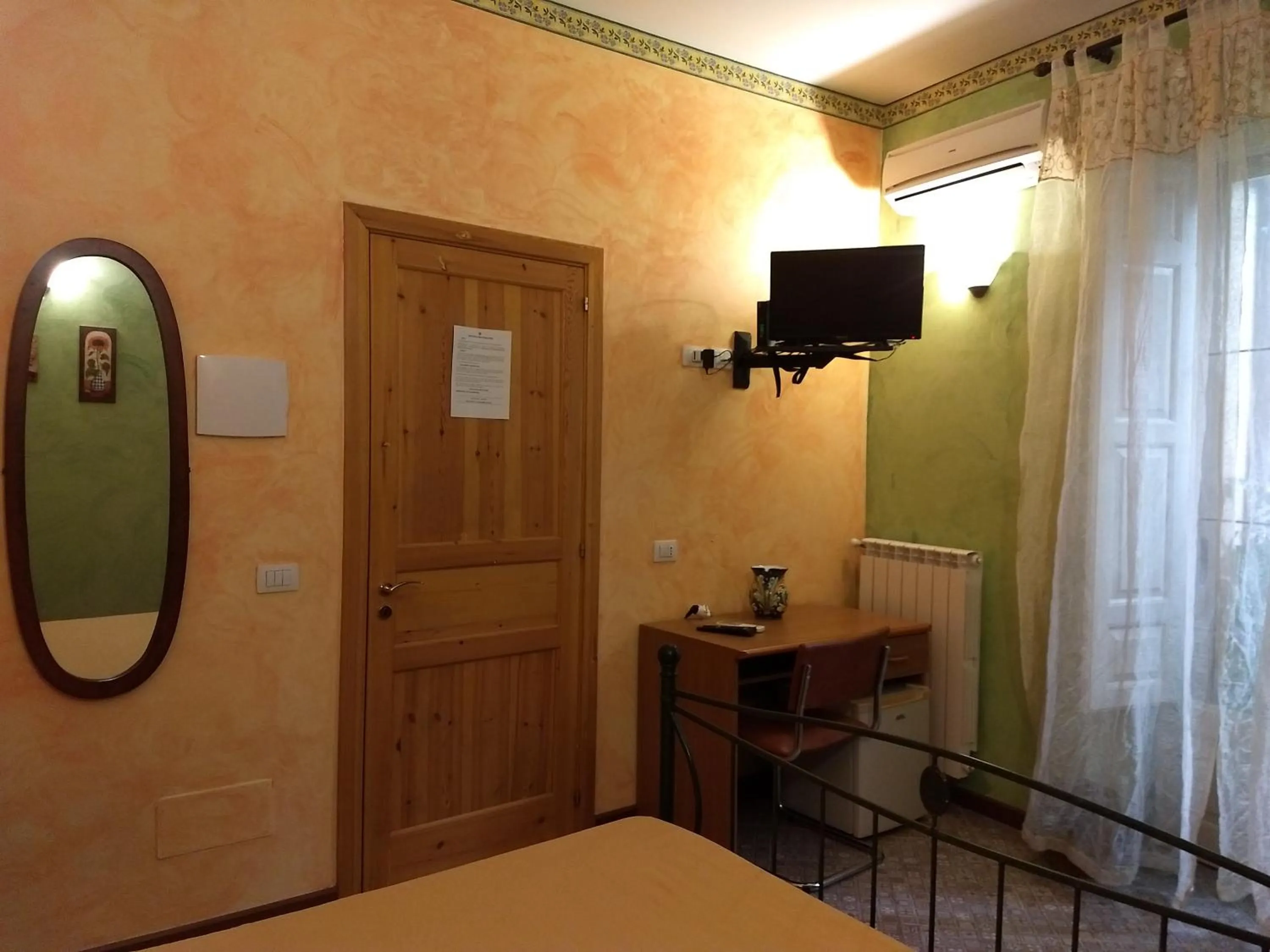 Photo of the whole room, Bed in Palazzo Aprile