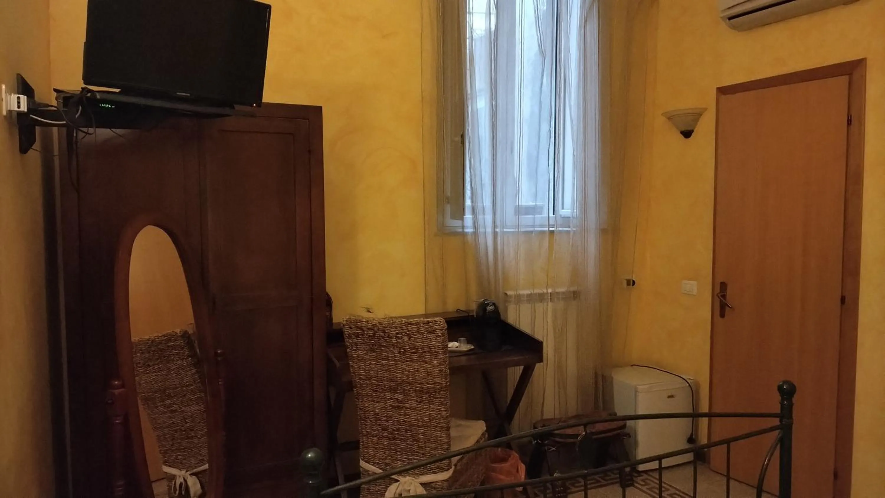 Photo of the whole room in Palazzo Aprile