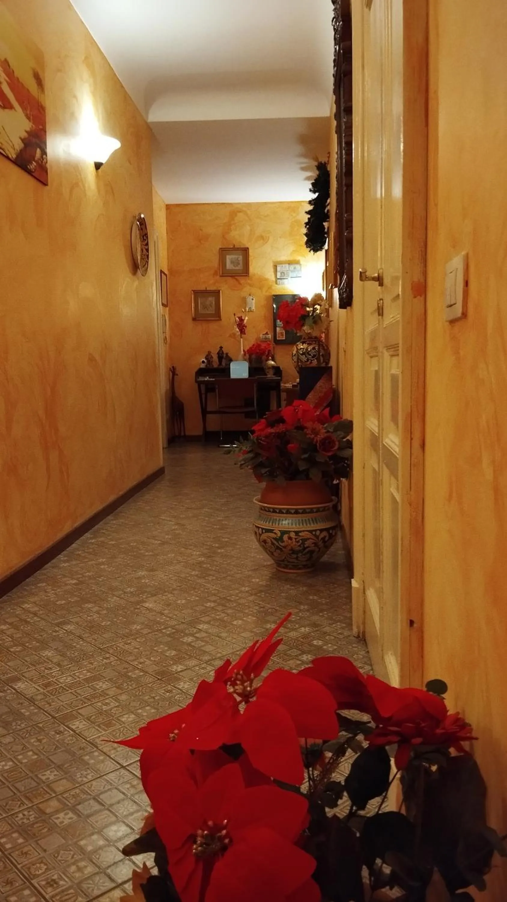 Photo of the whole room in Palazzo Aprile