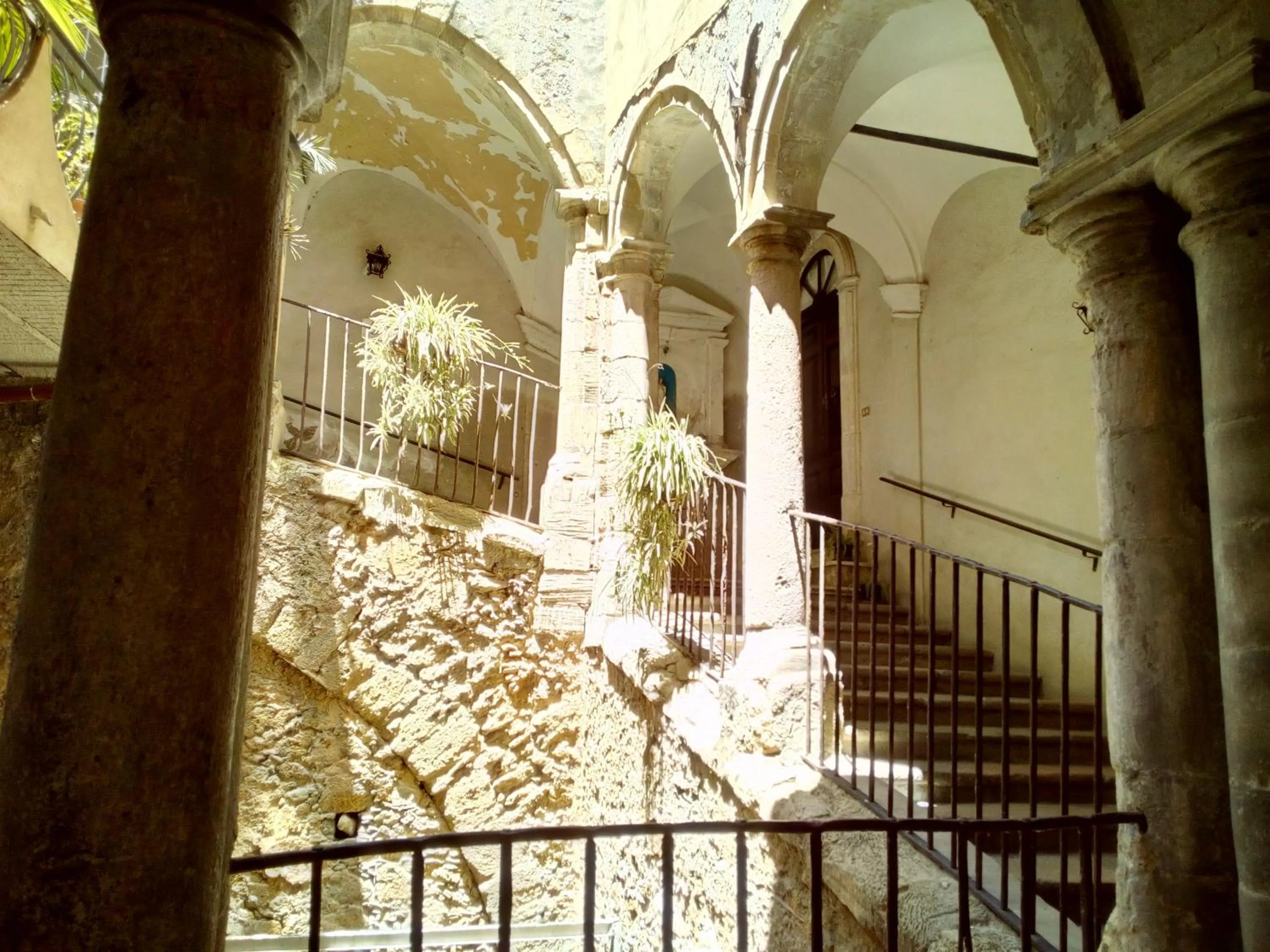 Facade/entrance in Palazzo Aprile