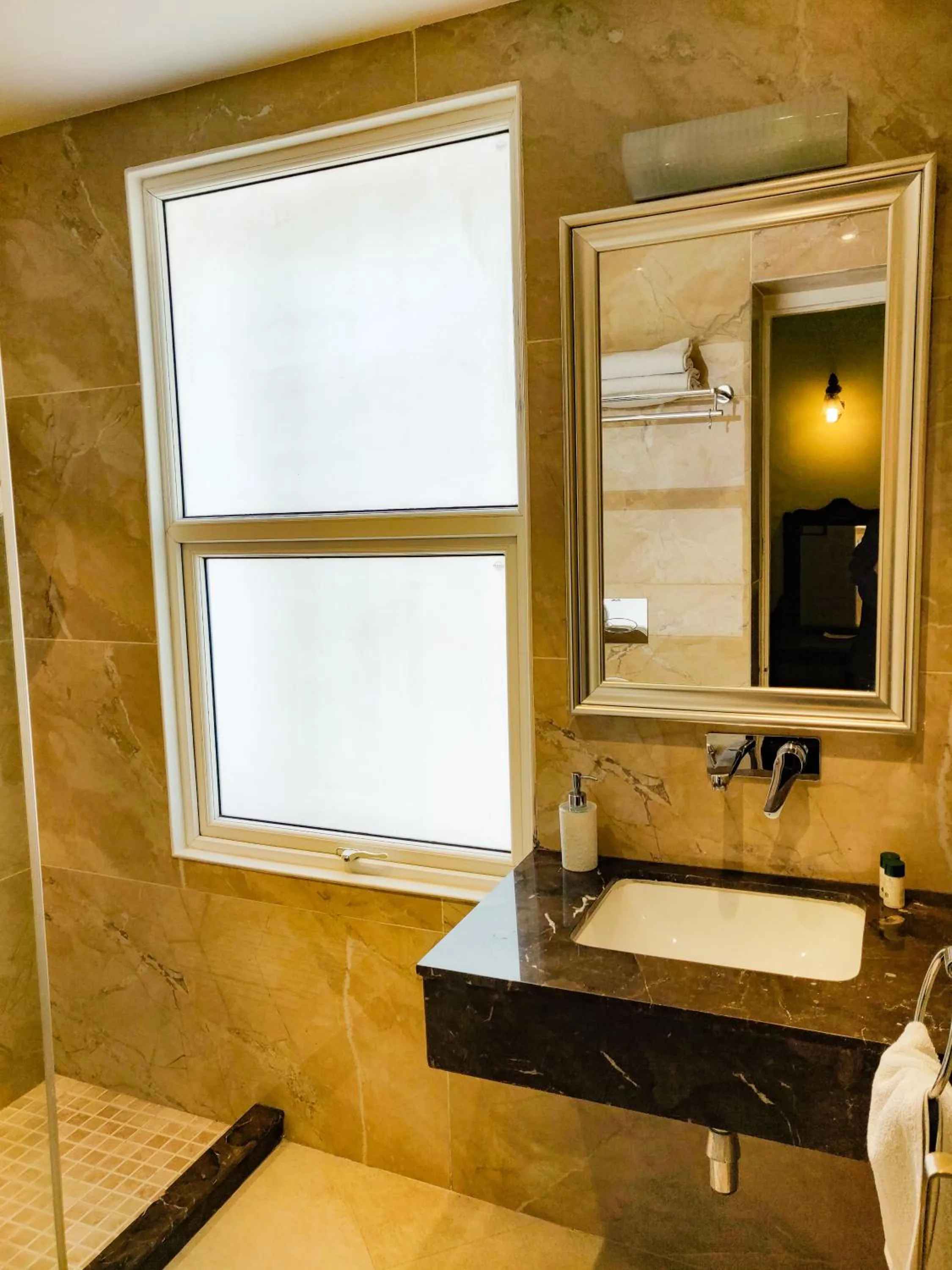 Bathroom in WelcomHeritage Kasmanda Palace