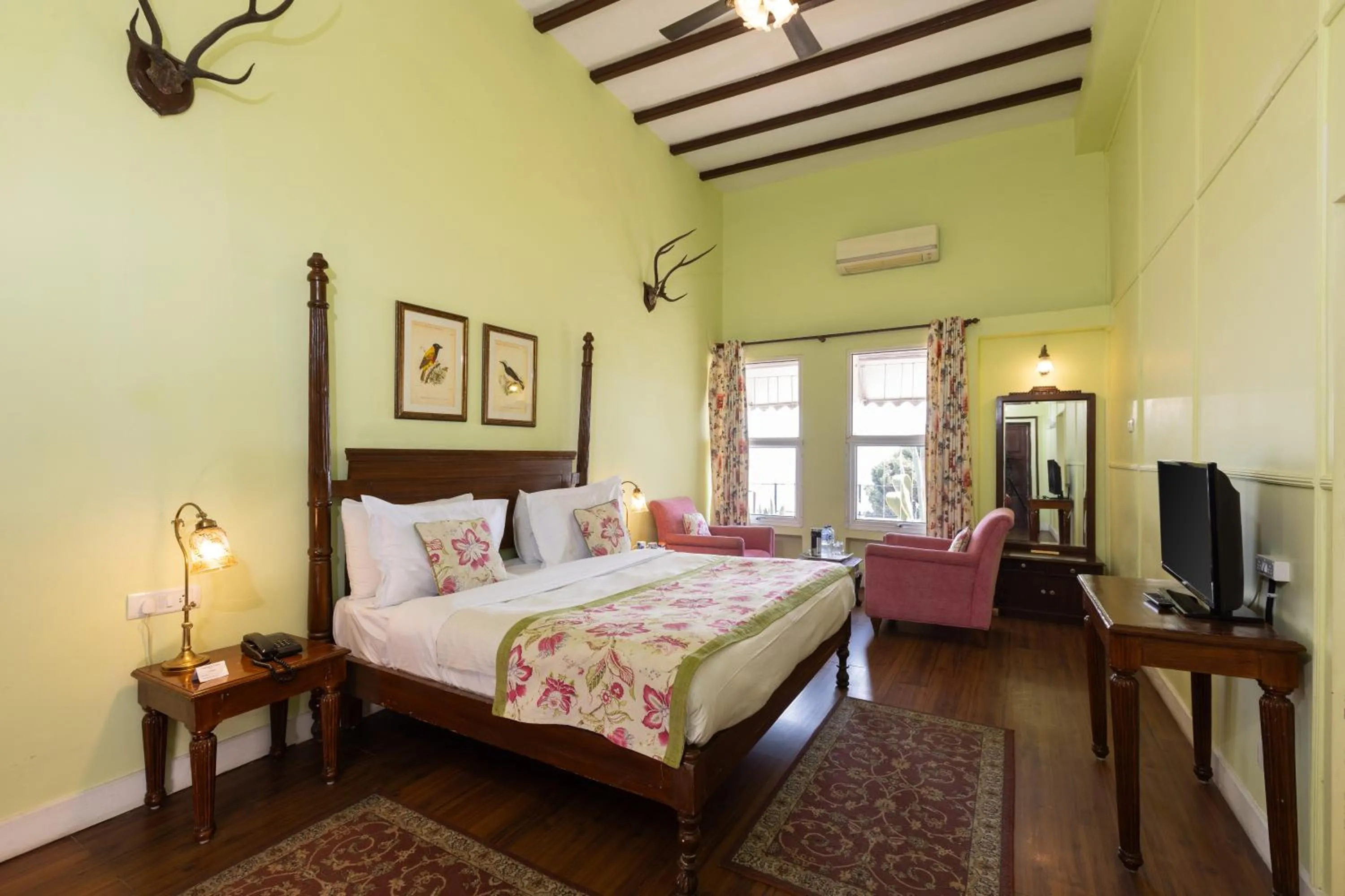 Photo of the whole room, Bed in WelcomHeritage Kasmanda Palace