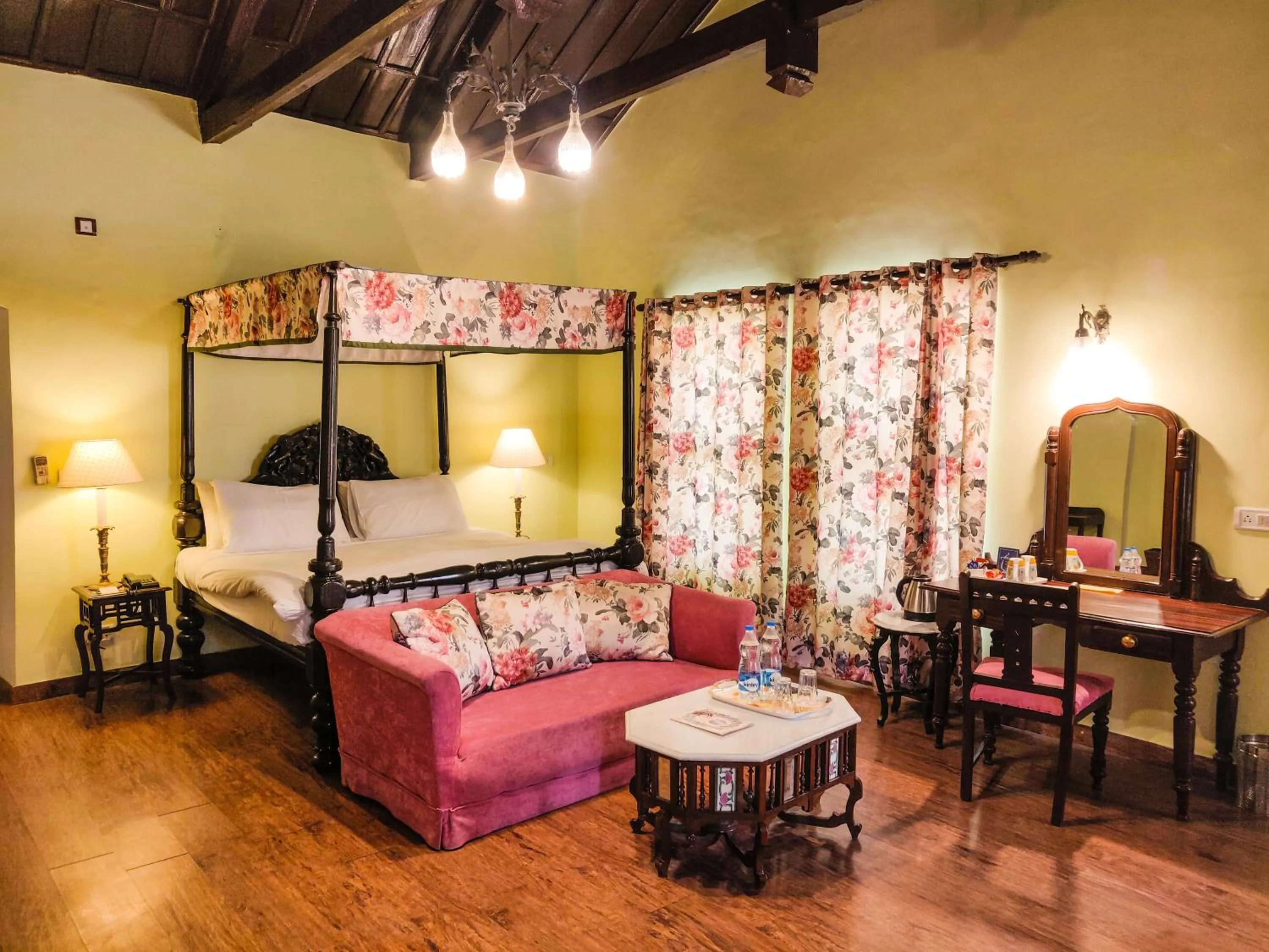 Bed in WelcomHeritage Kasmanda Palace