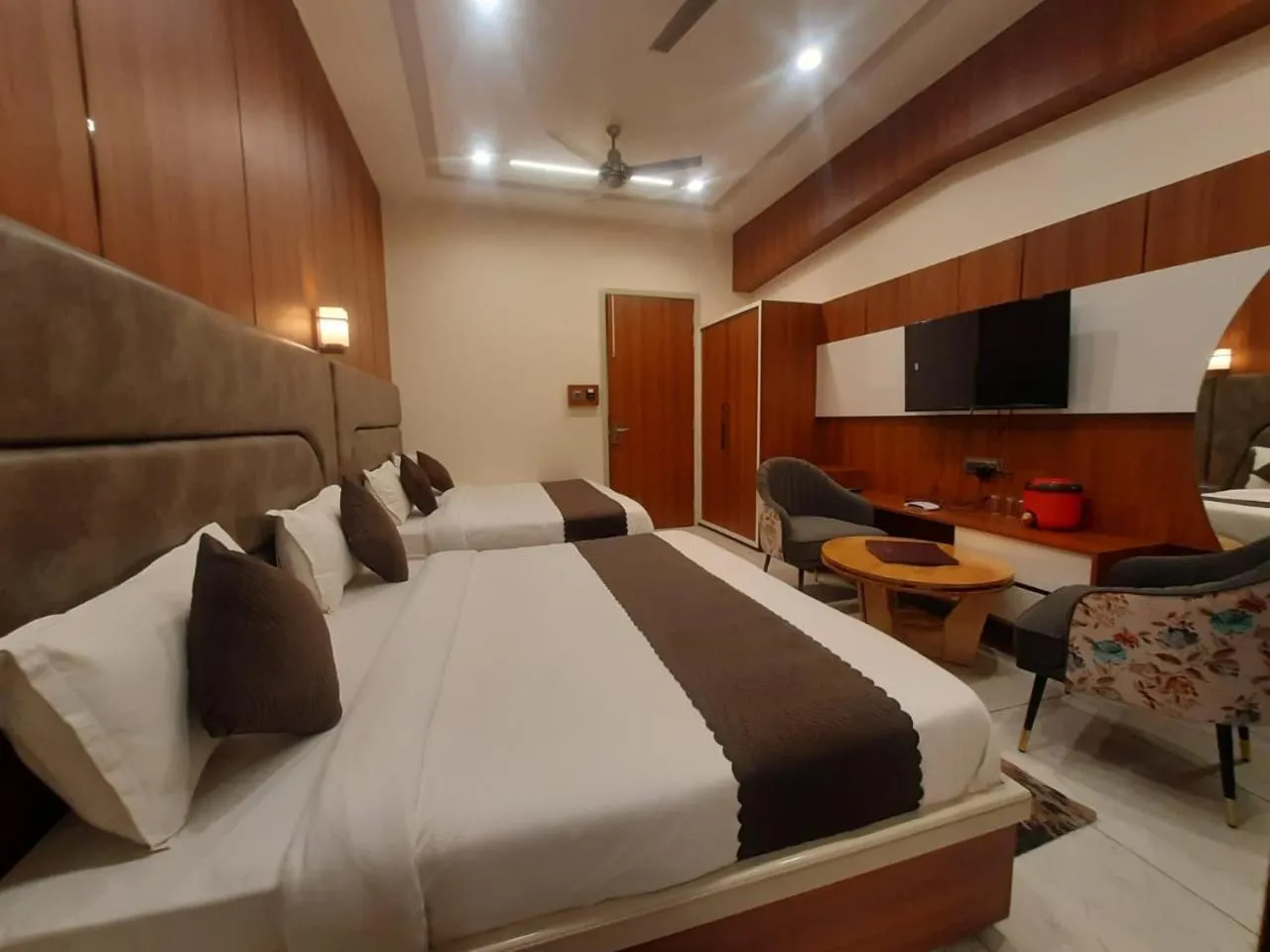 Bed in Hotel Jai Palace