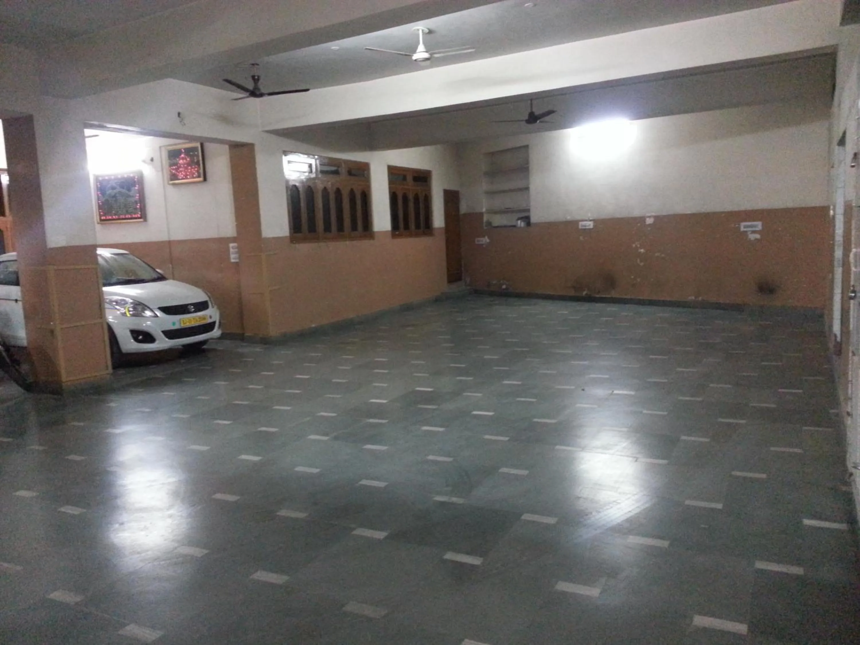 Parking in Hotel Jai Palace