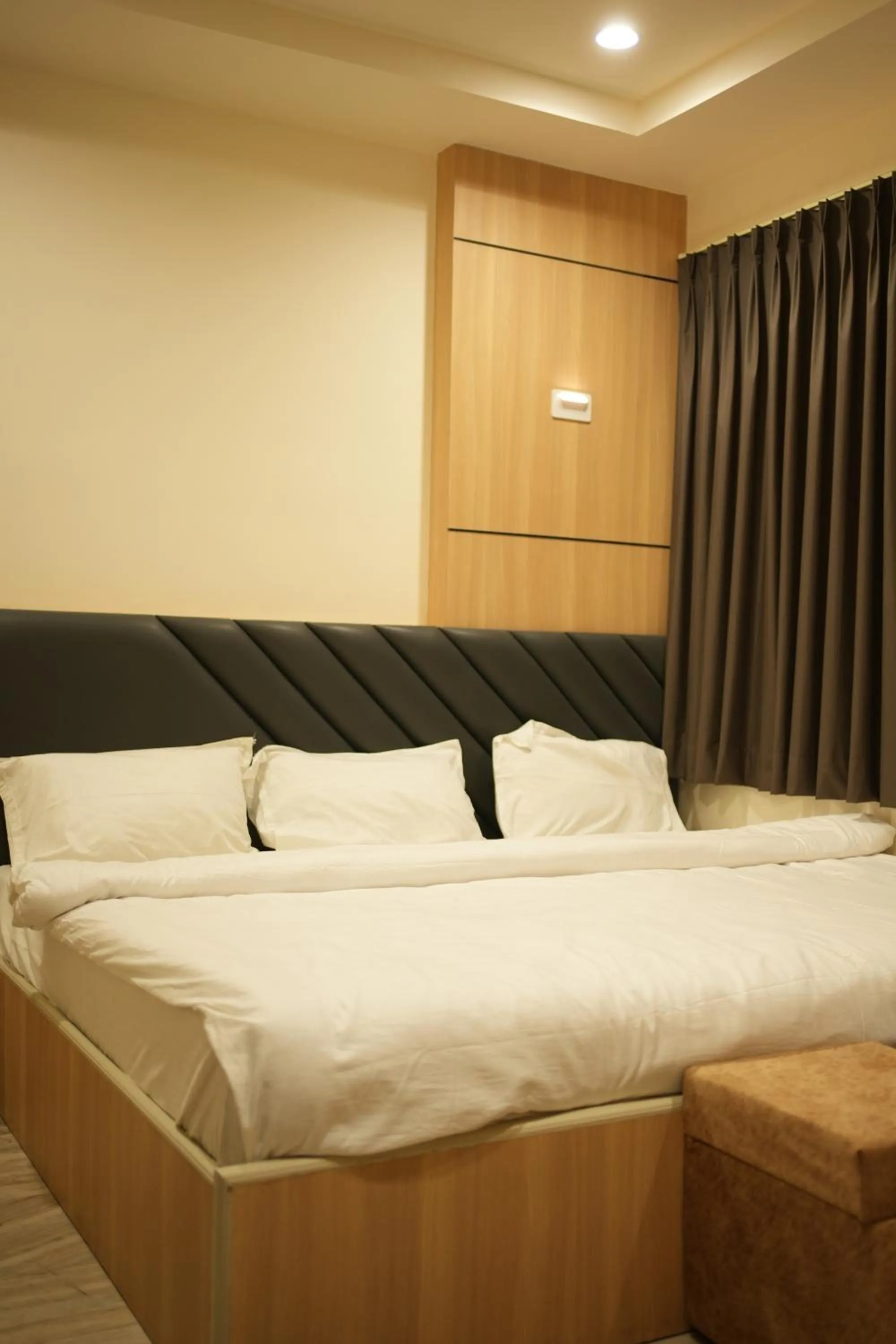 Bed in Hotel Jai Palace