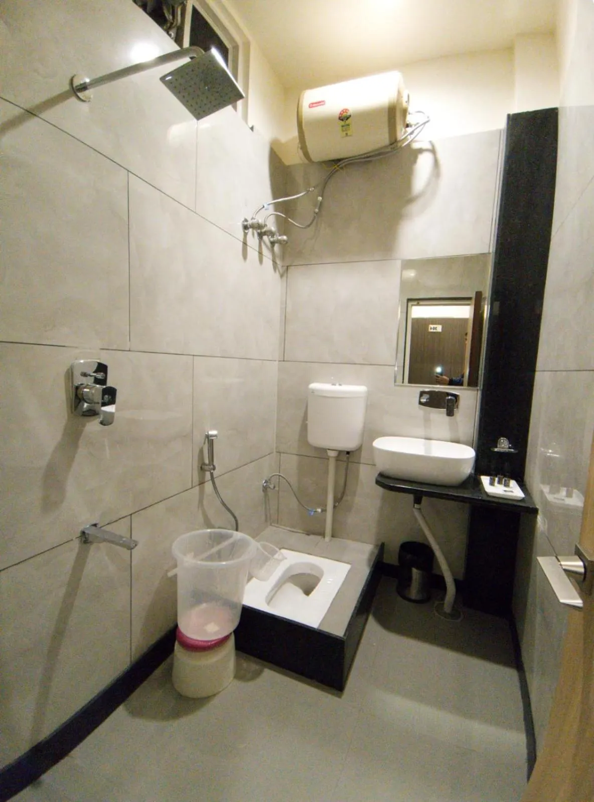 Toilet in Hotel Jai Palace