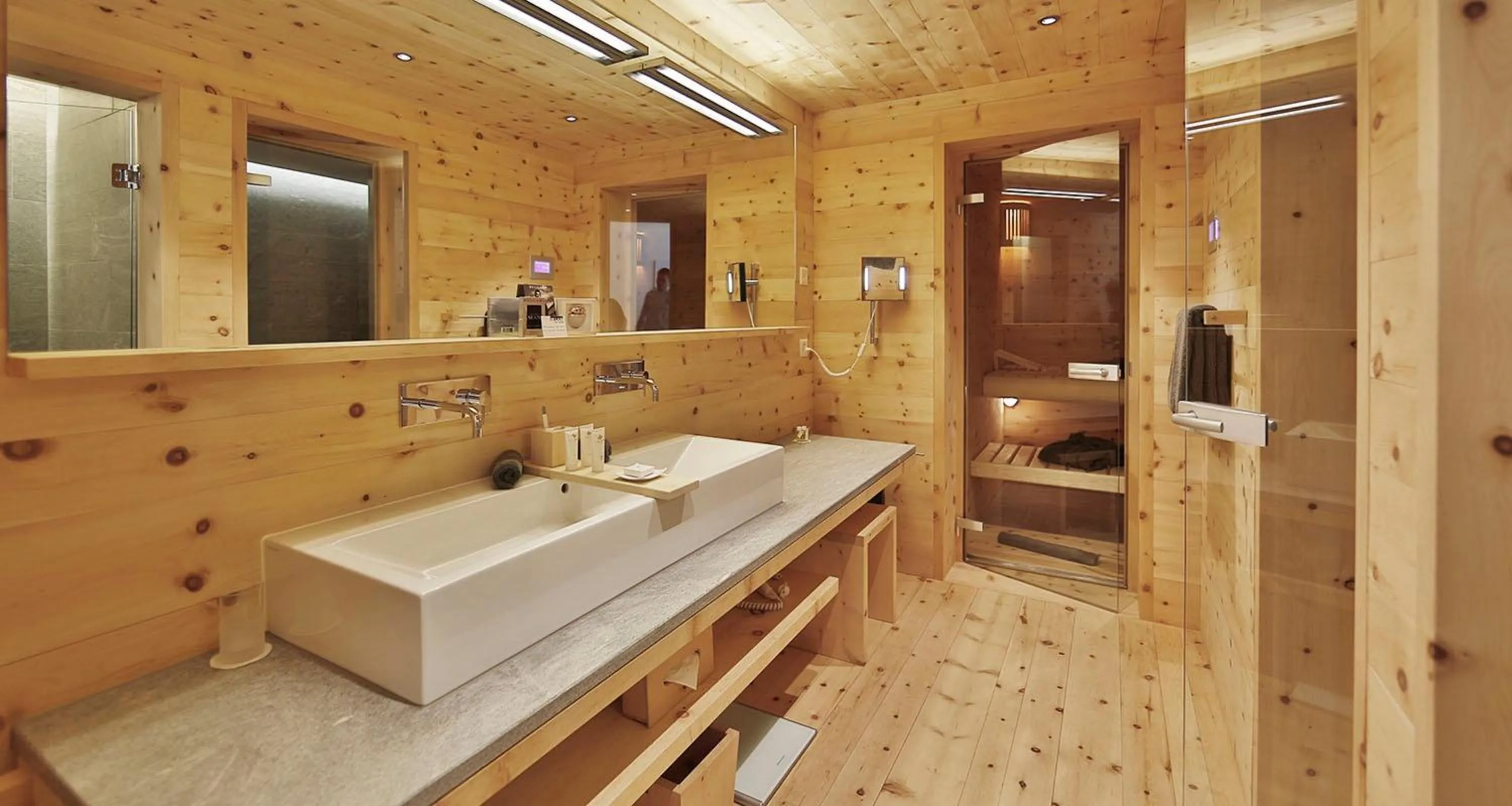 Sauna in Relais & Châteaux IN LAIN Hotel Cadonau